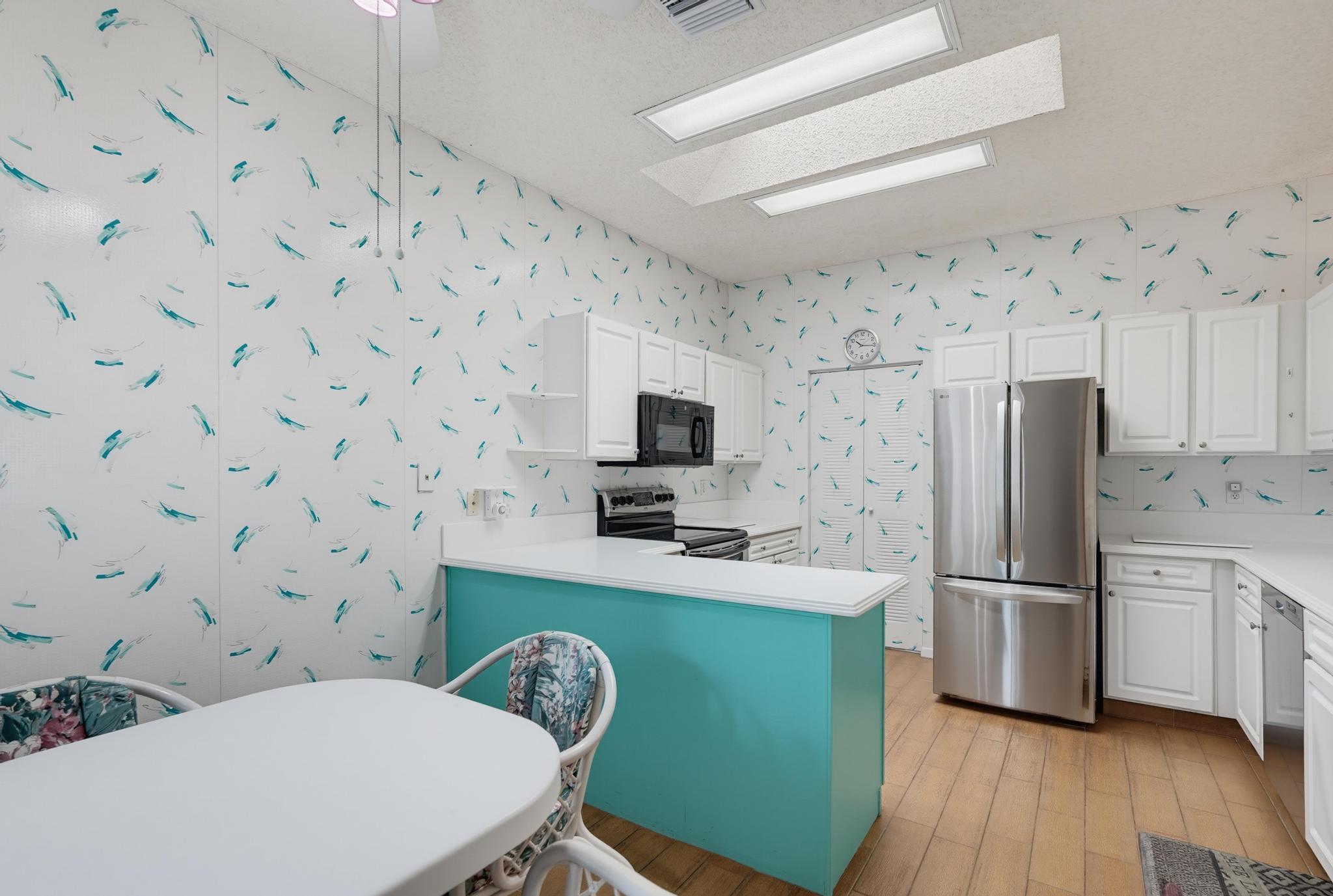 PINE RIDGE AT DELRAY BEACH - Residential