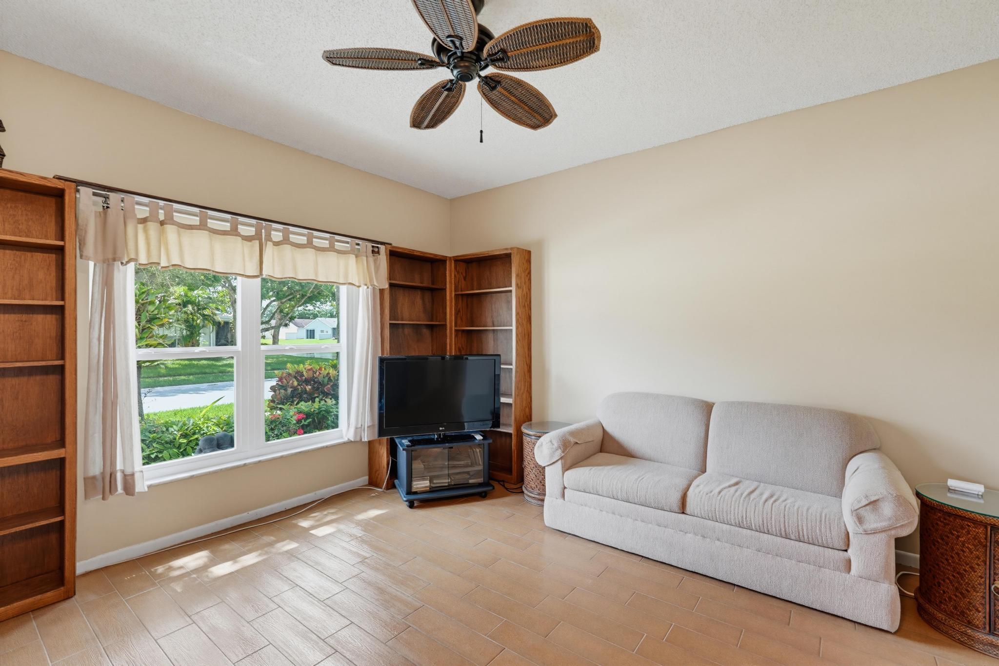 PINE RIDGE AT DELRAY BEACH - Residential