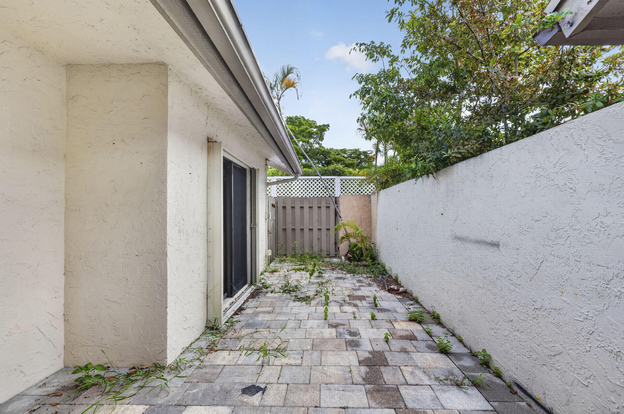 PINES OF OAKLAND FOREST WEST - Residential