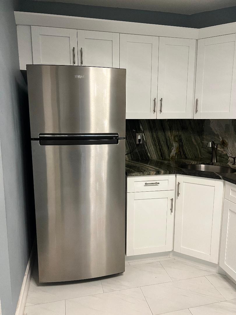 OAKLAND SHORES CONDOMINIUM 1 - Residential