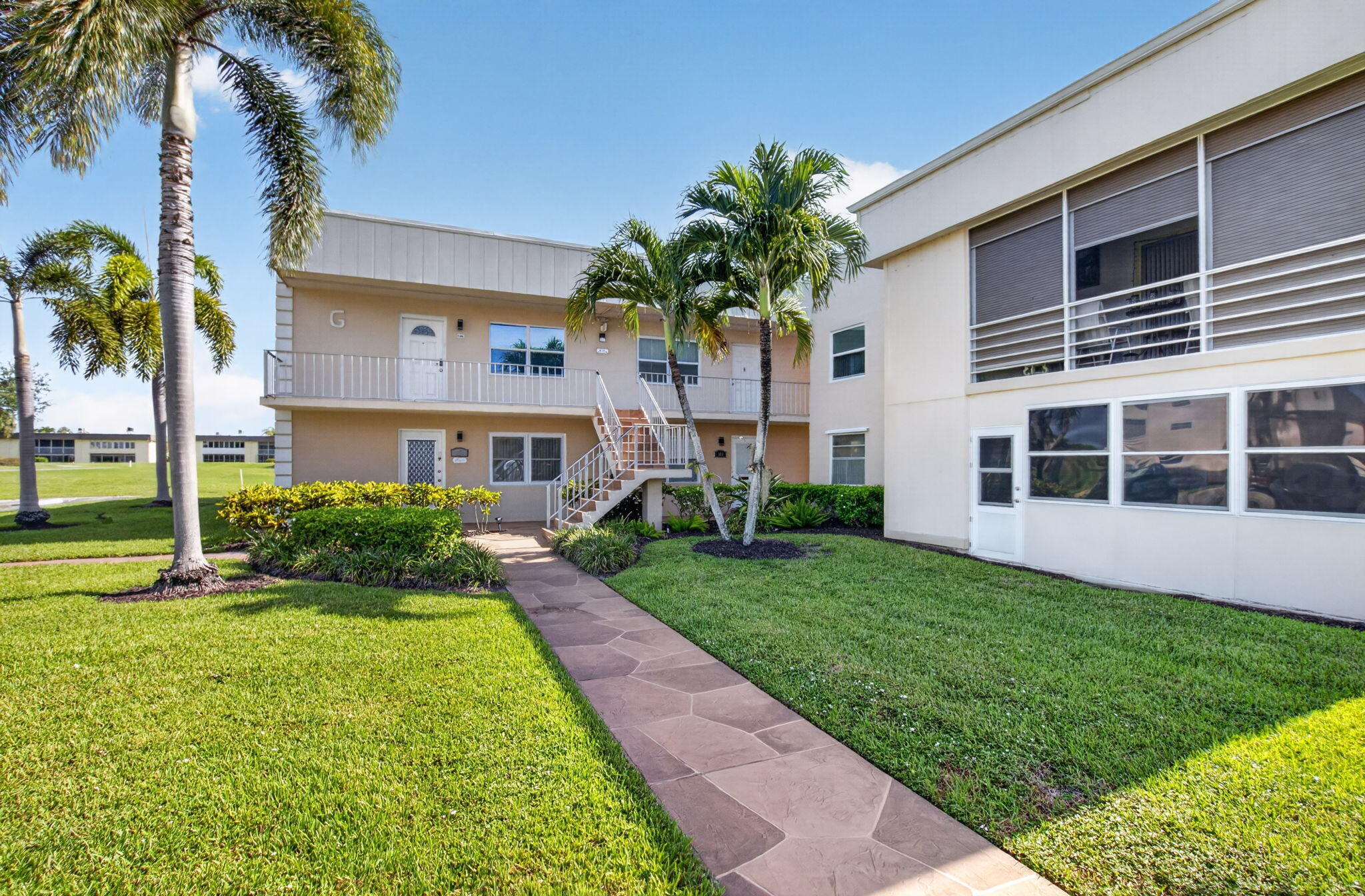 KINGS POINT CAPRI CONDOS - Residential