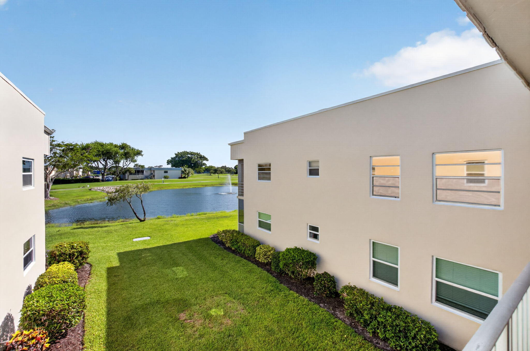KINGS POINT CAPRI CONDOS - Residential