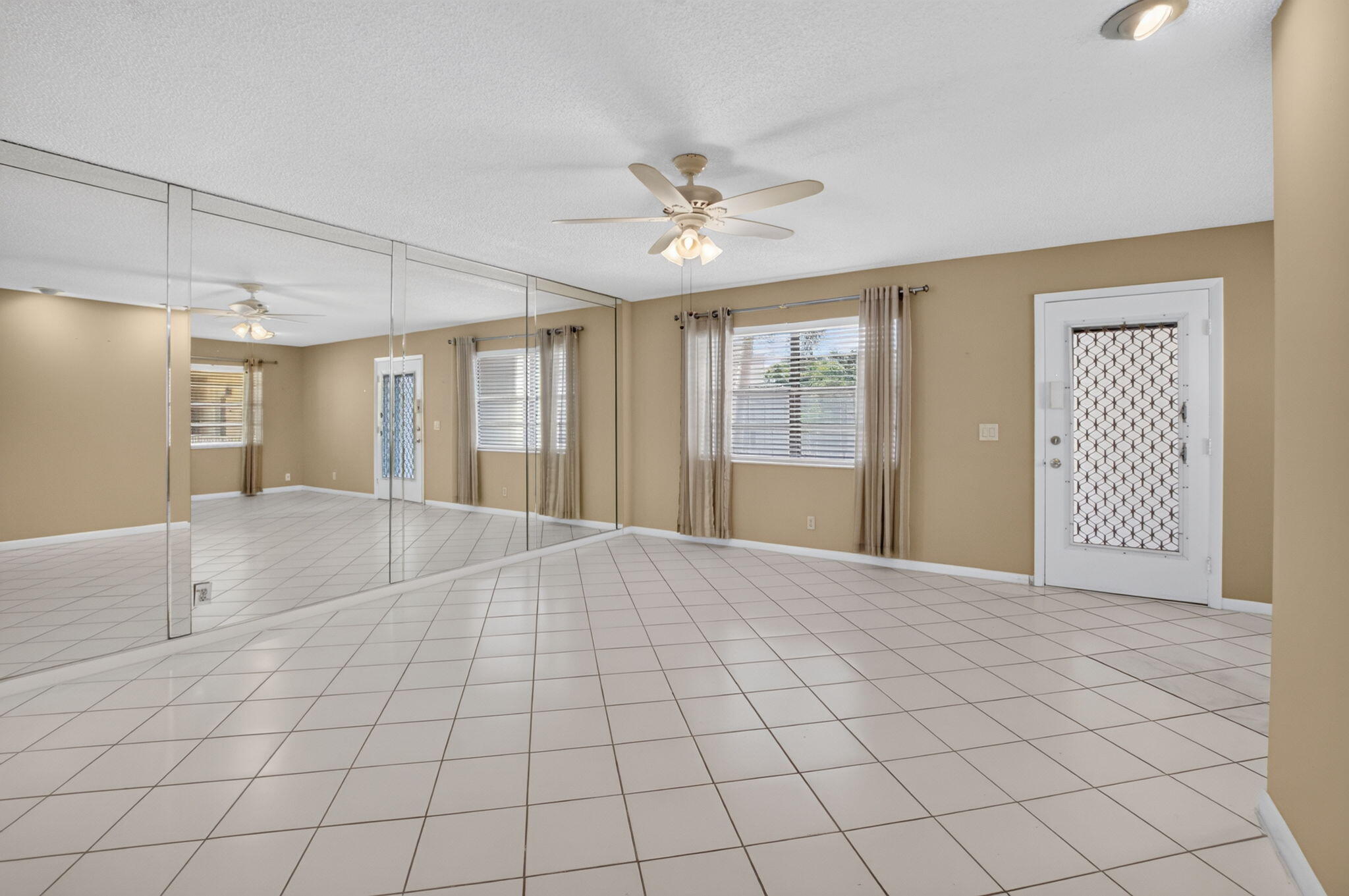 KINGS POINT CAPRI CONDOS - Residential