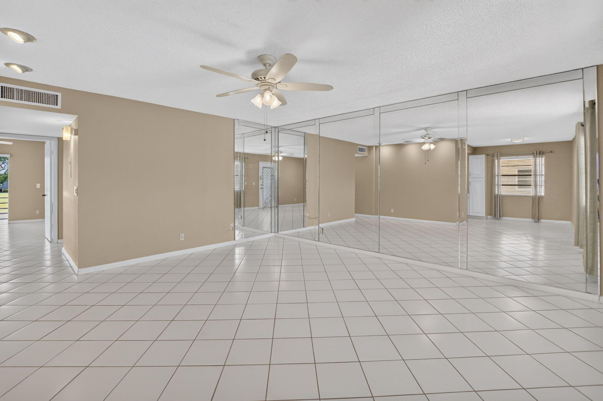 KINGS POINT CAPRI CONDOS - Residential