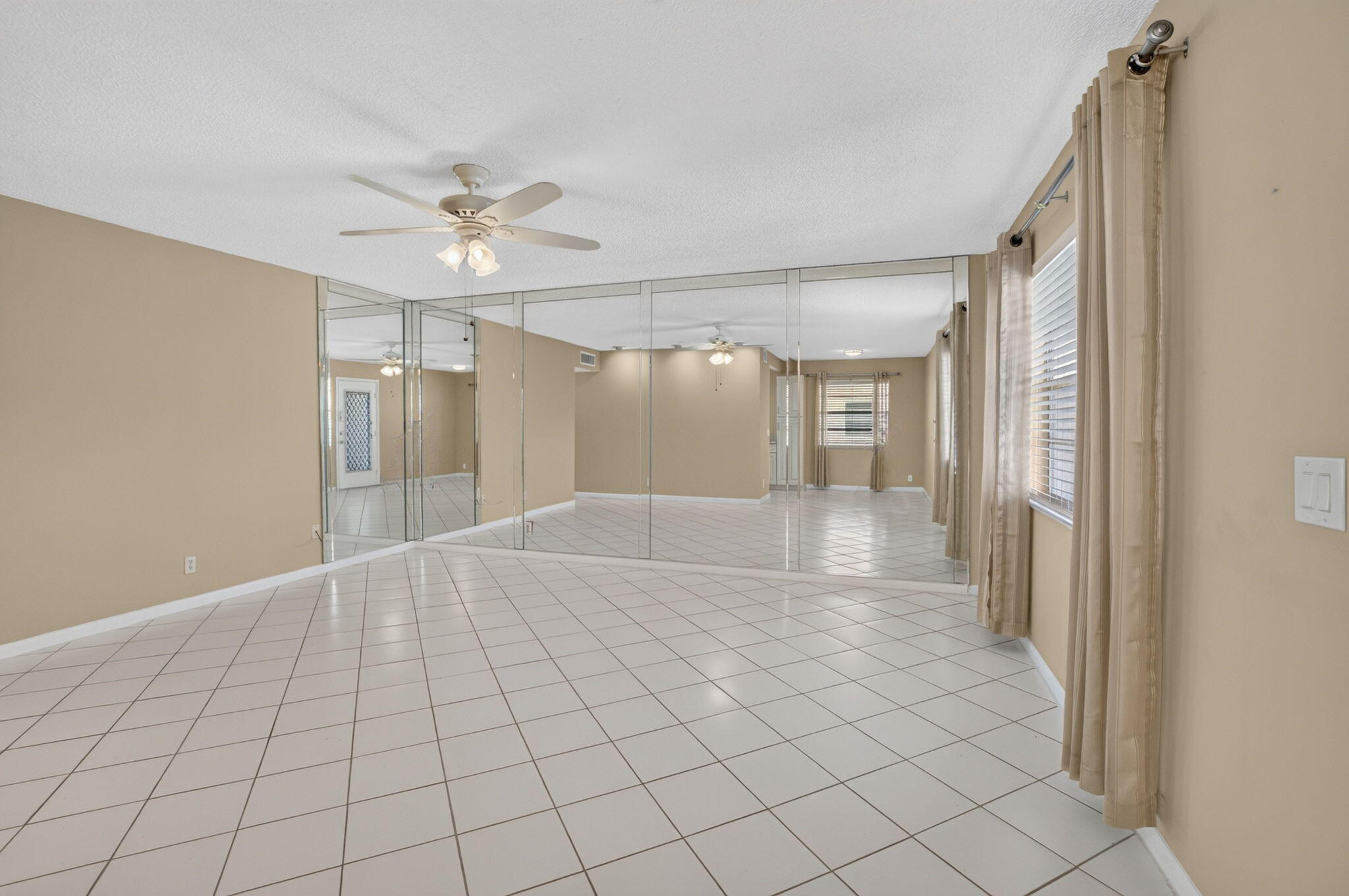 KINGS POINT CAPRI CONDOS - Residential