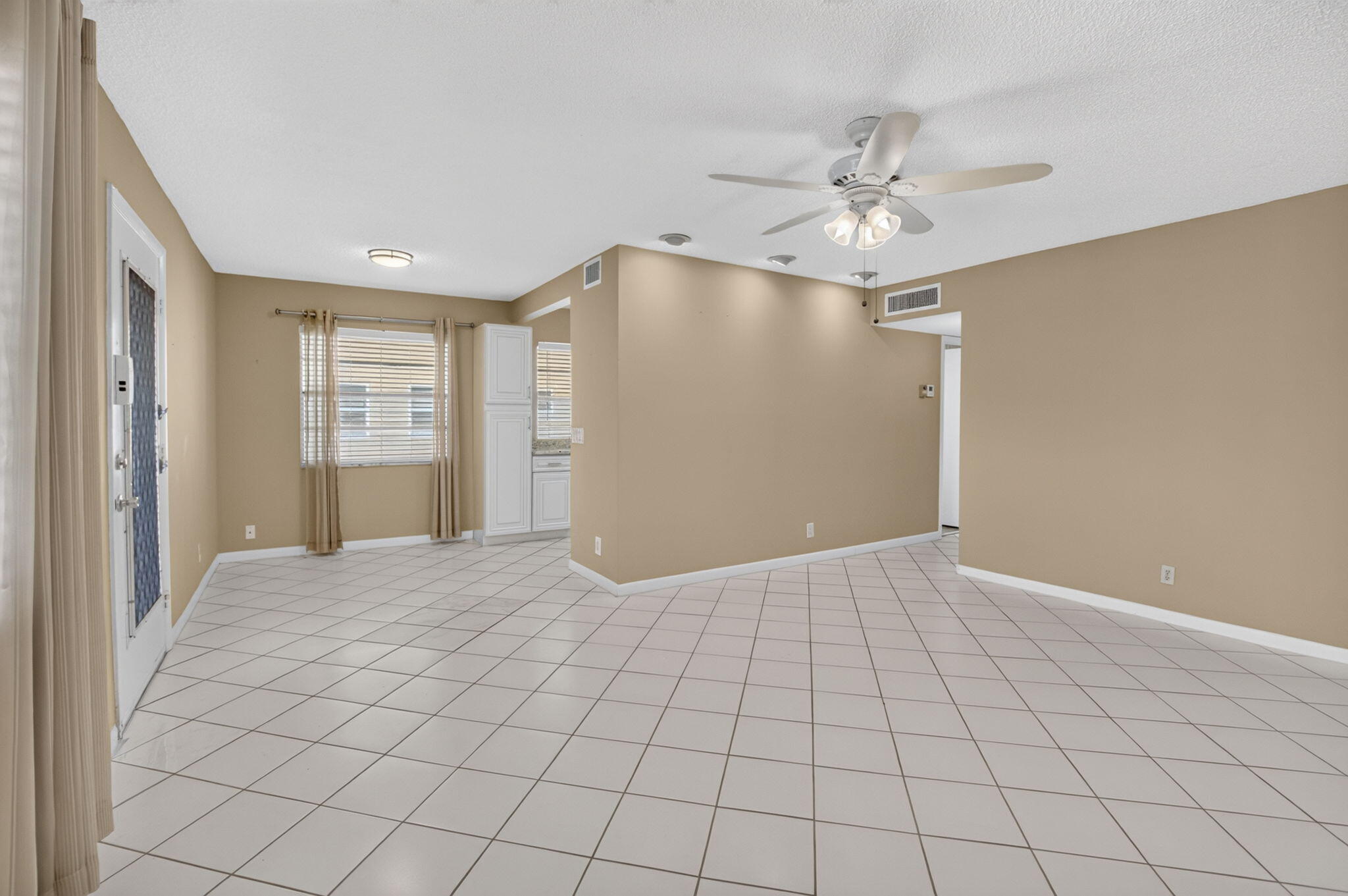 KINGS POINT CAPRI CONDOS - Residential