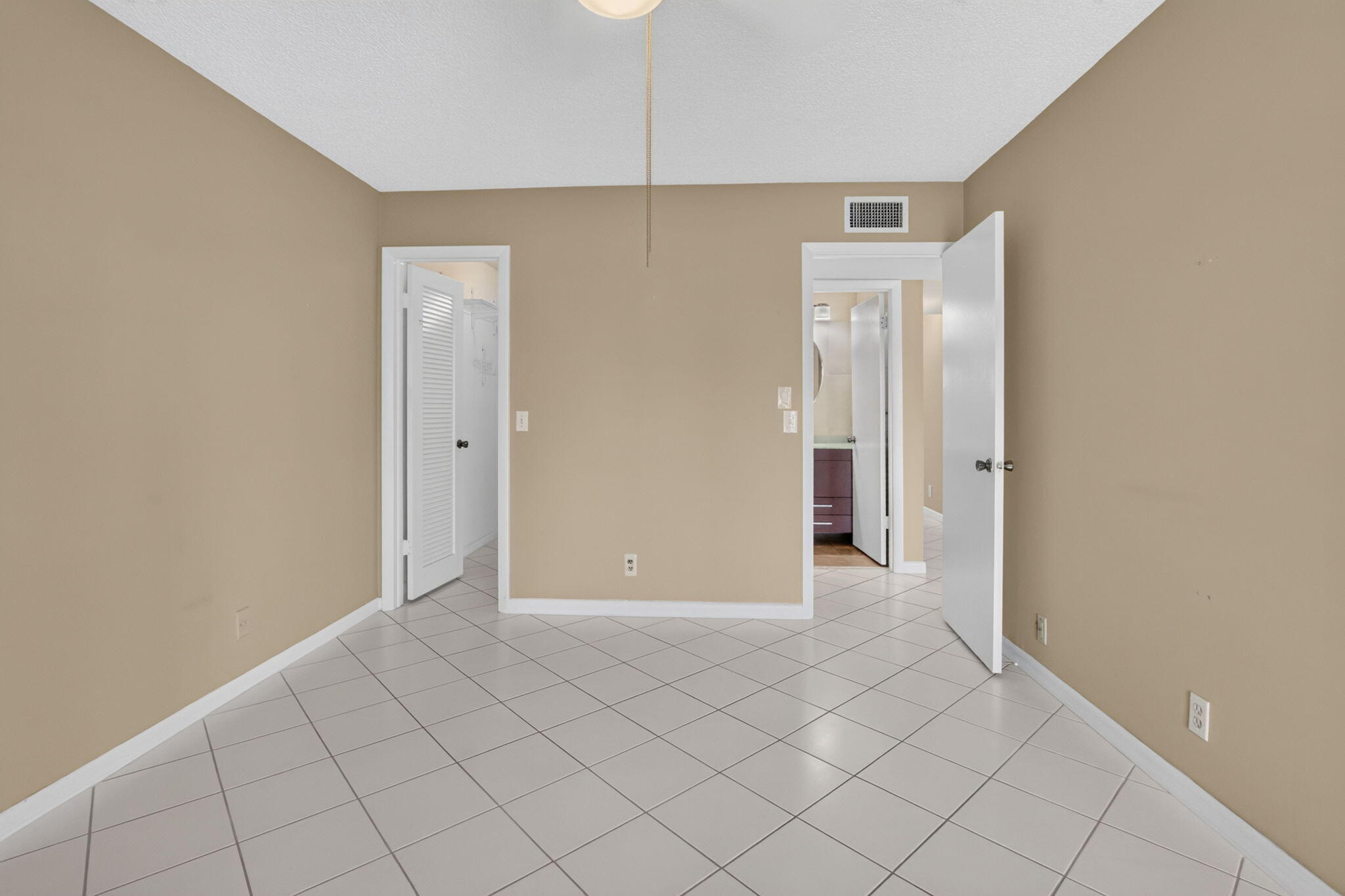 KINGS POINT CAPRI CONDOS - Residential