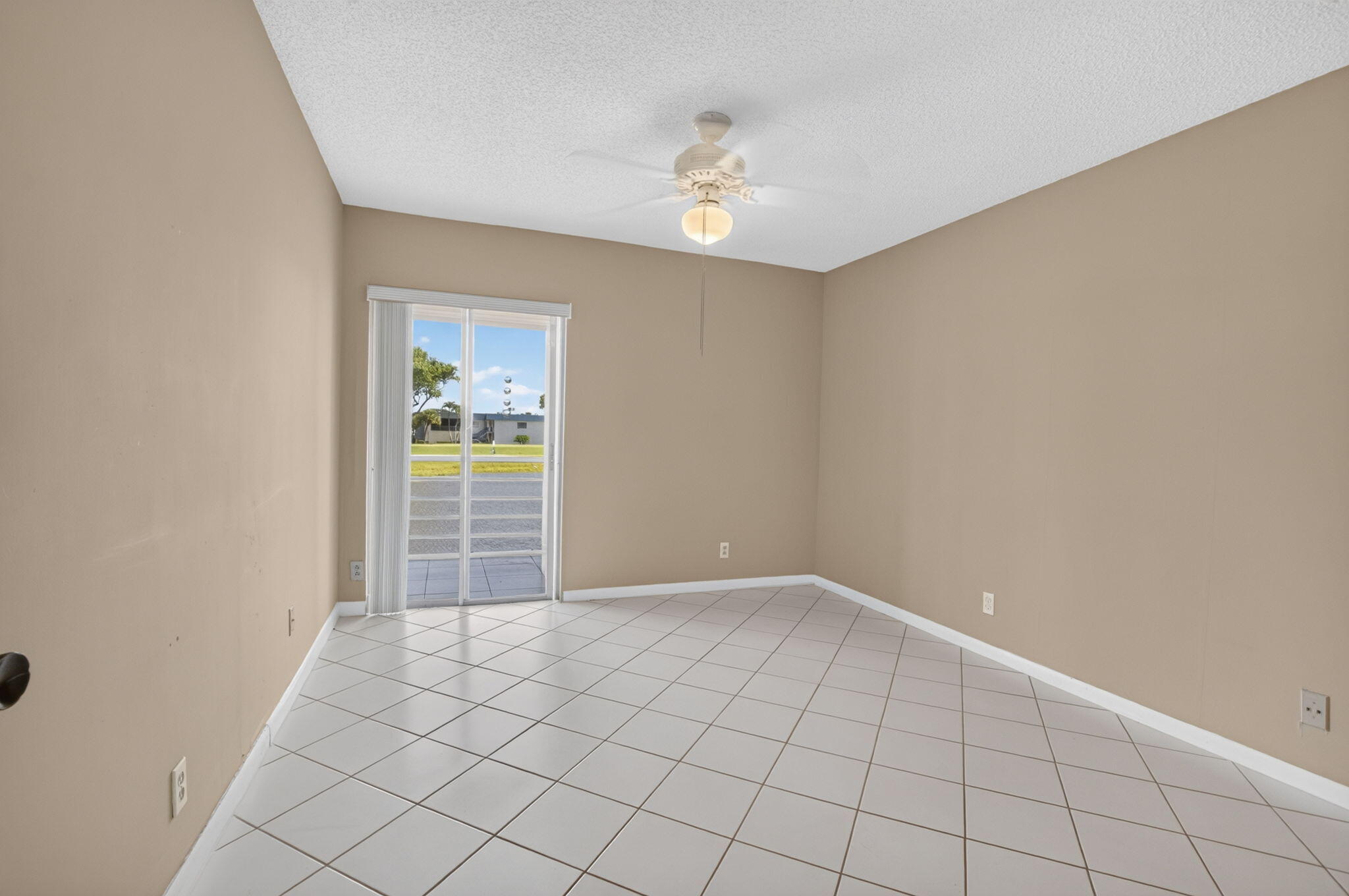 KINGS POINT CAPRI CONDOS - Residential