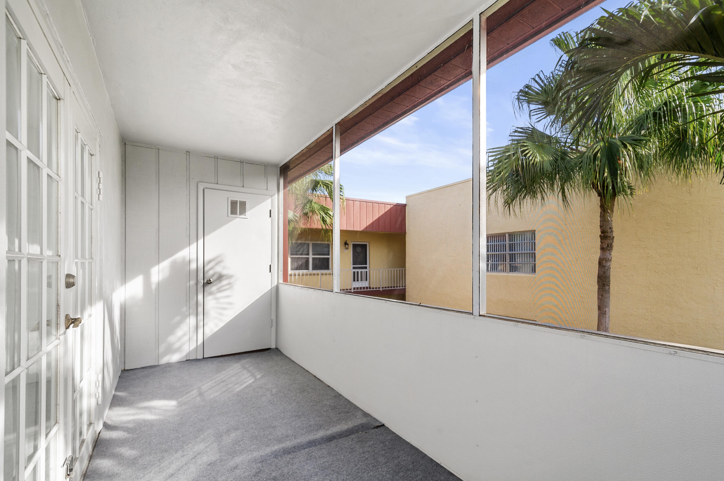 KINGS POINT FLANDERS CONDOS - Residential