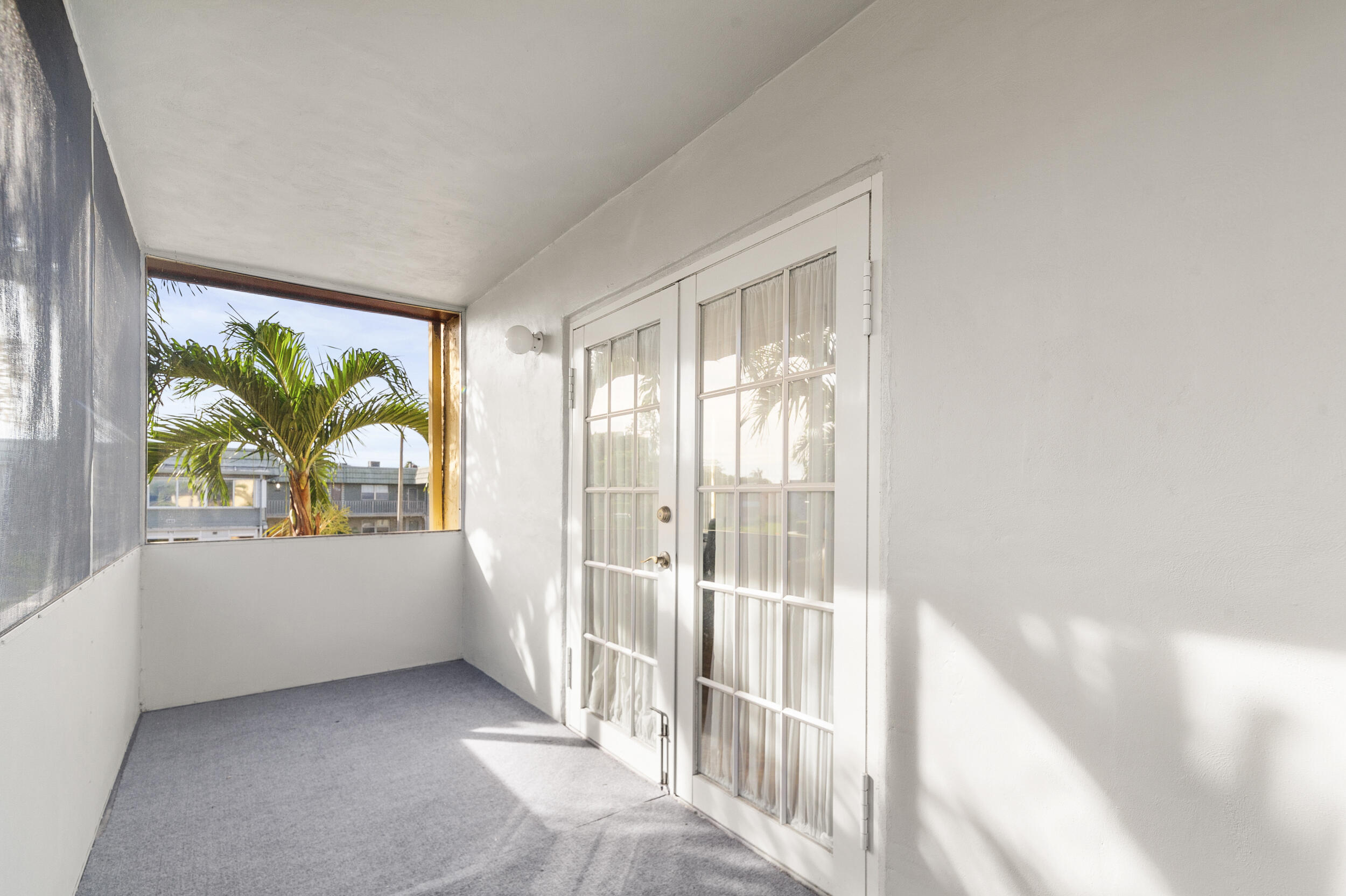 KINGS POINT FLANDERS CONDOS - Residential