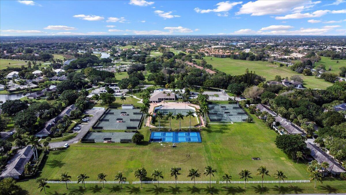 TENNIS LODGES 1 CONDO - Residential Lease