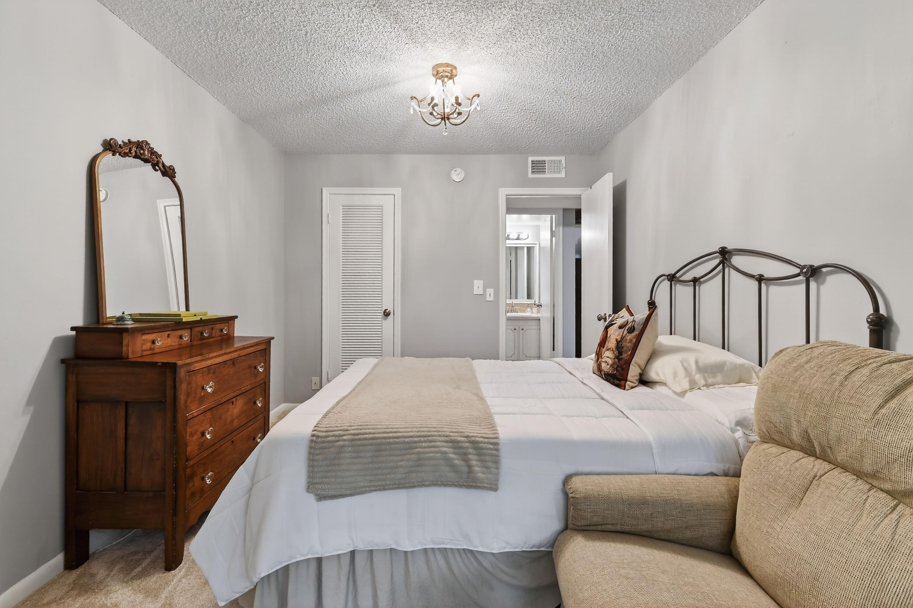SUSSEX CONDO - Residential