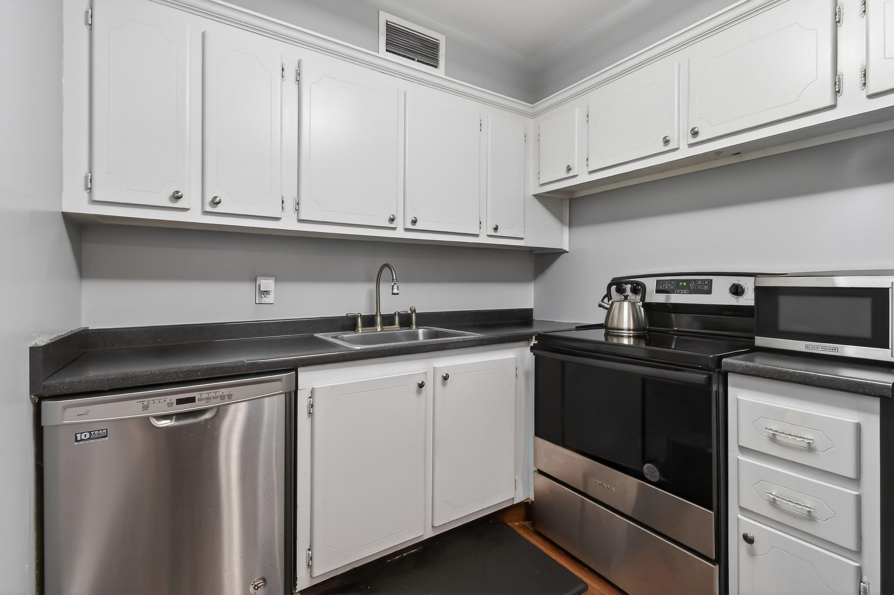 SUSSEX CONDO - Residential