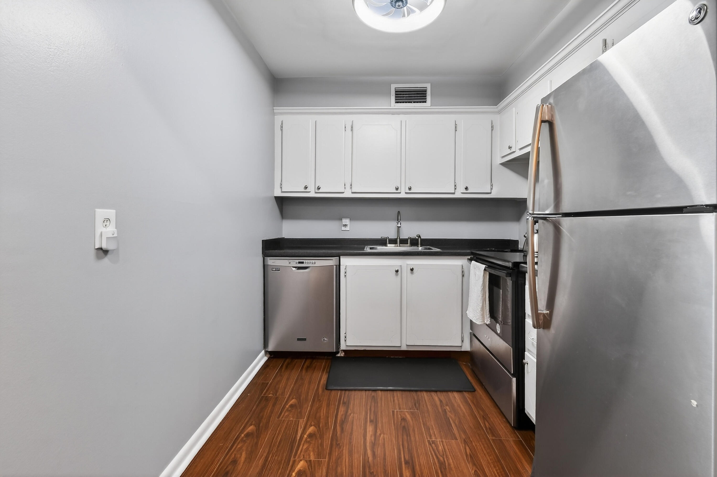 SUSSEX CONDO - Residential