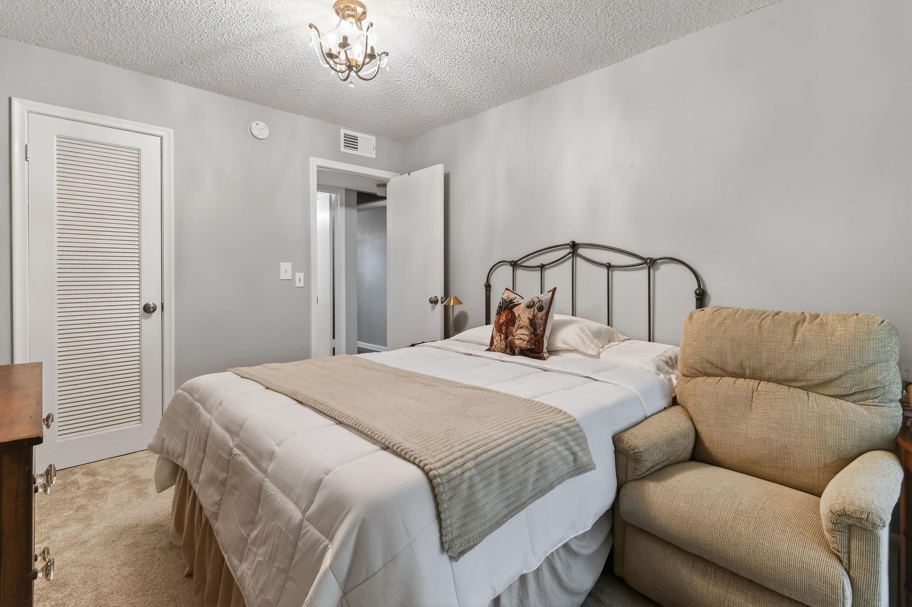 SUSSEX CONDO - Residential
