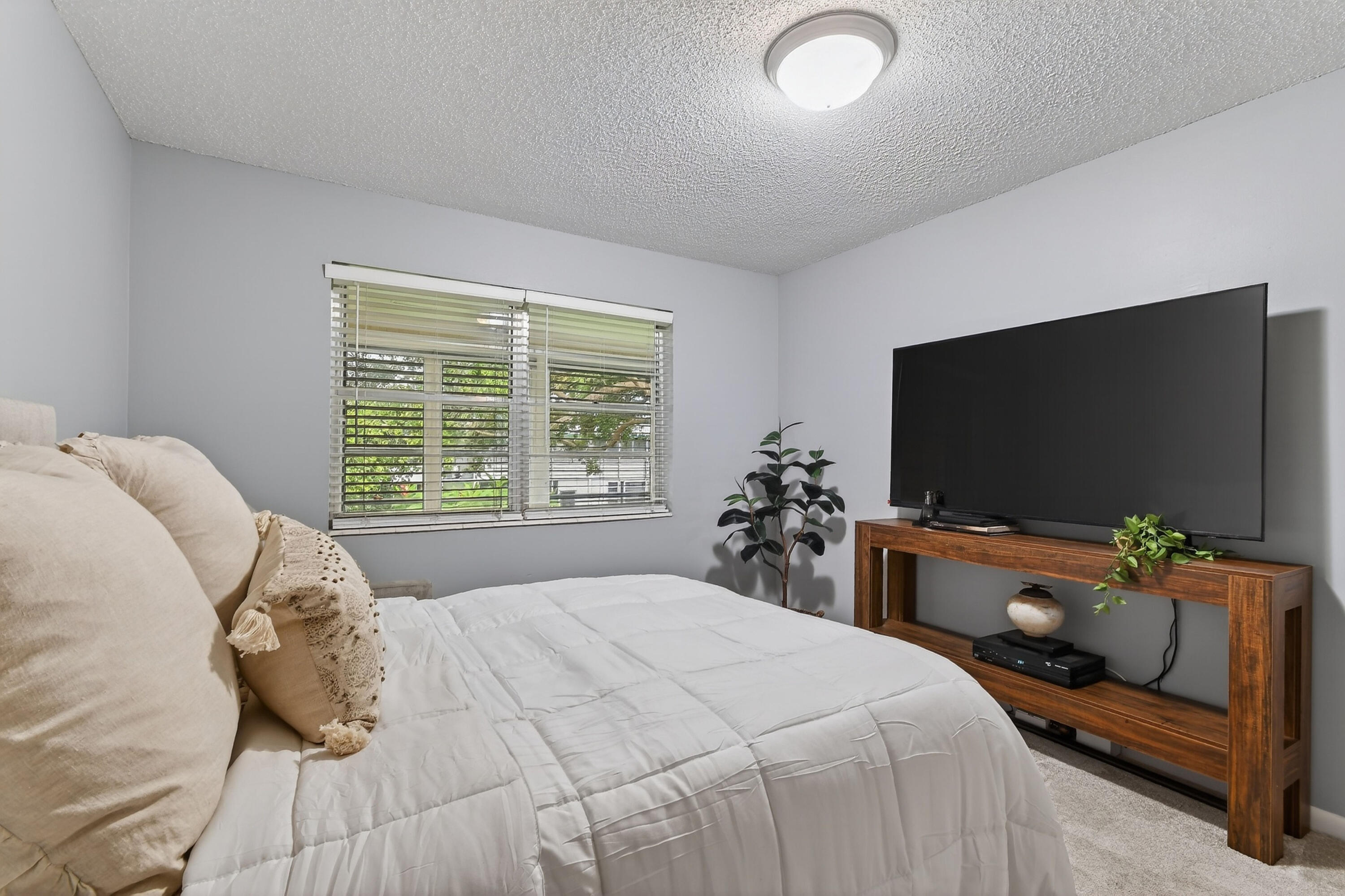 SUSSEX CONDO - Residential