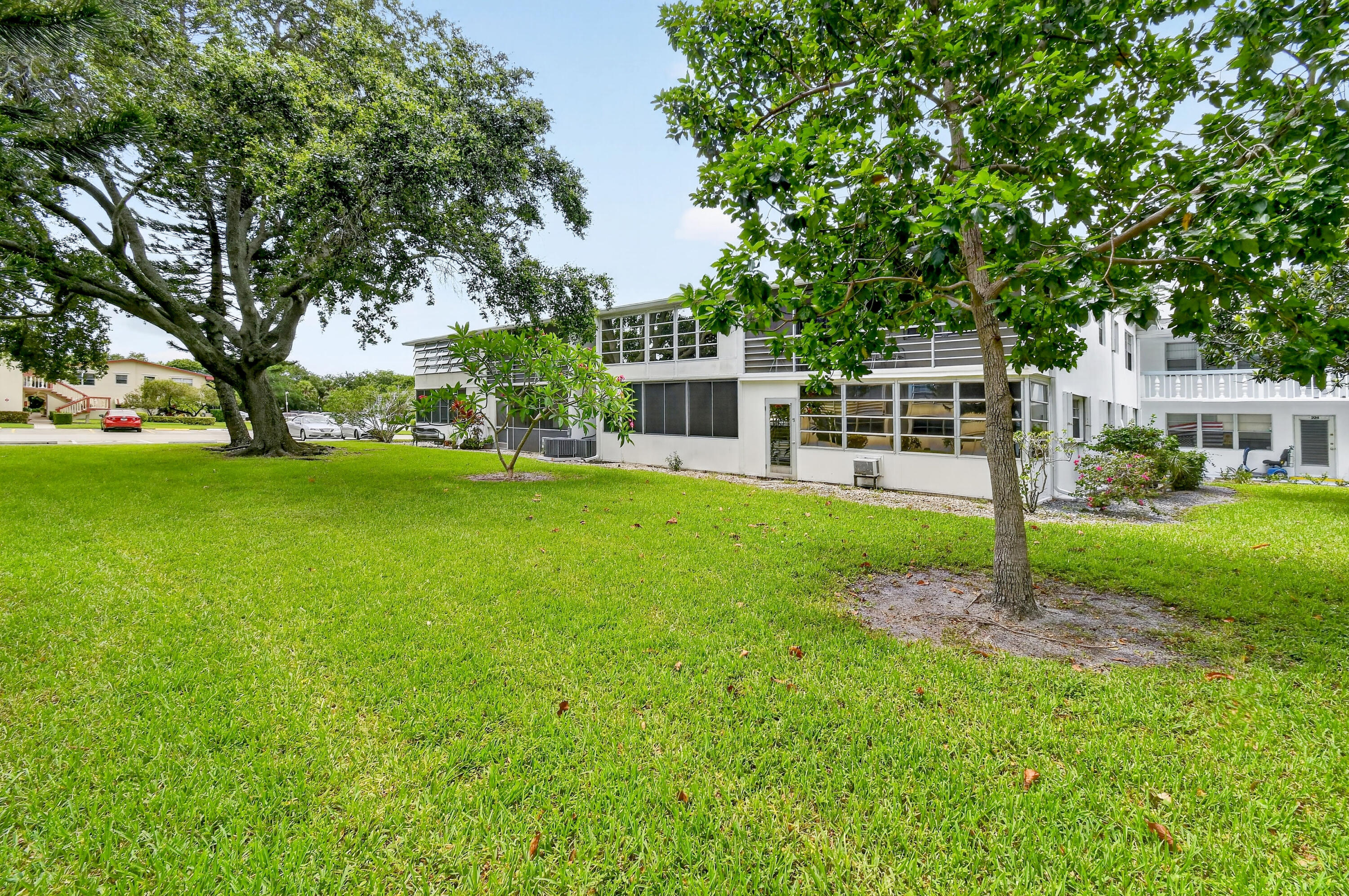 SUSSEX CONDO - Residential