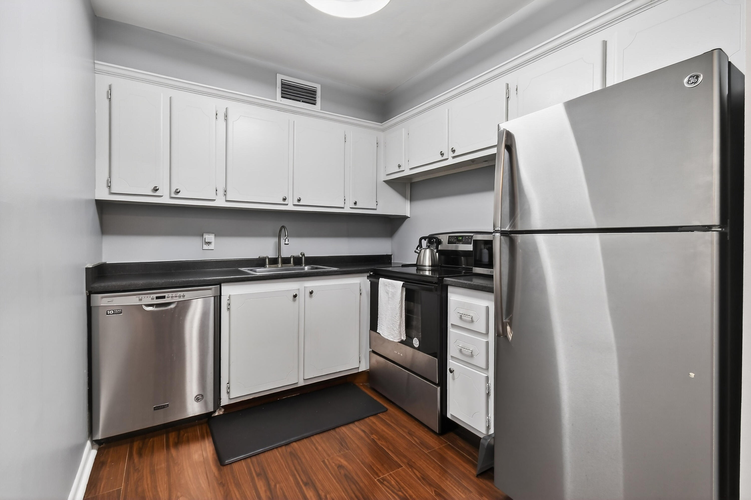 SUSSEX CONDO - Residential