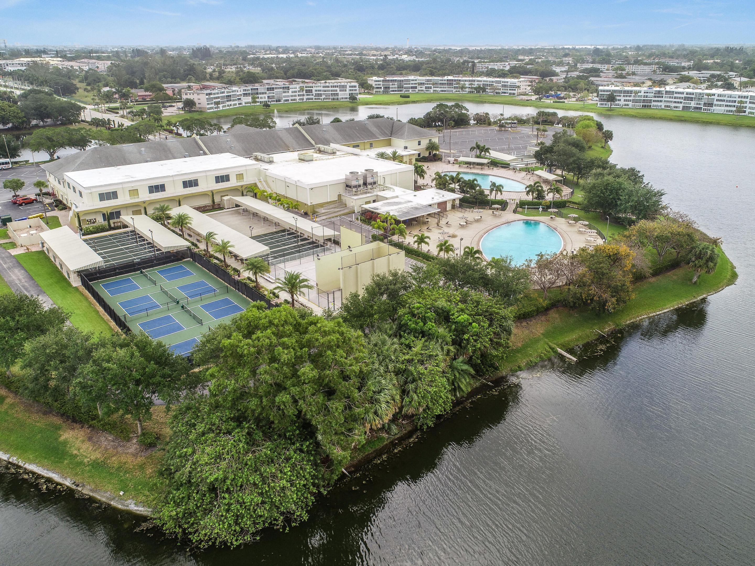 SUSSEX CONDO - Residential
