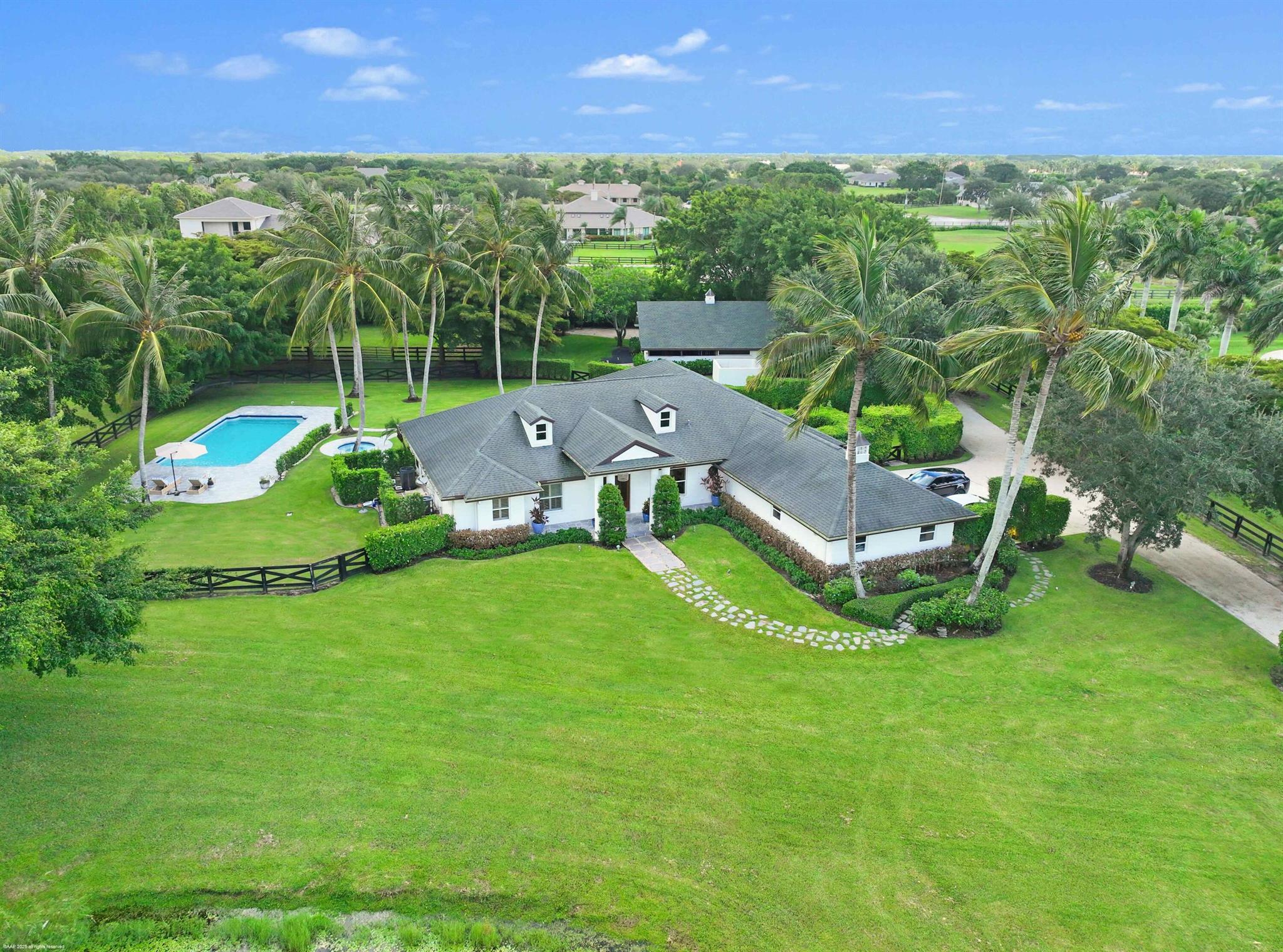 PALM BEACH POINT - Residential