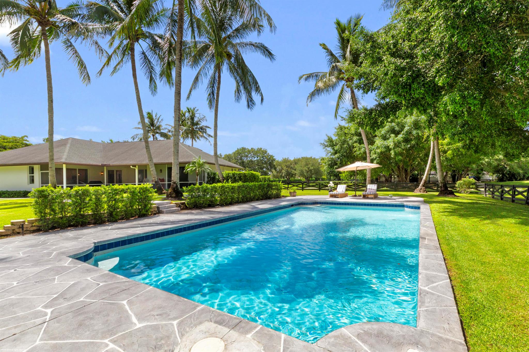 PALM BEACH POINT - Residential