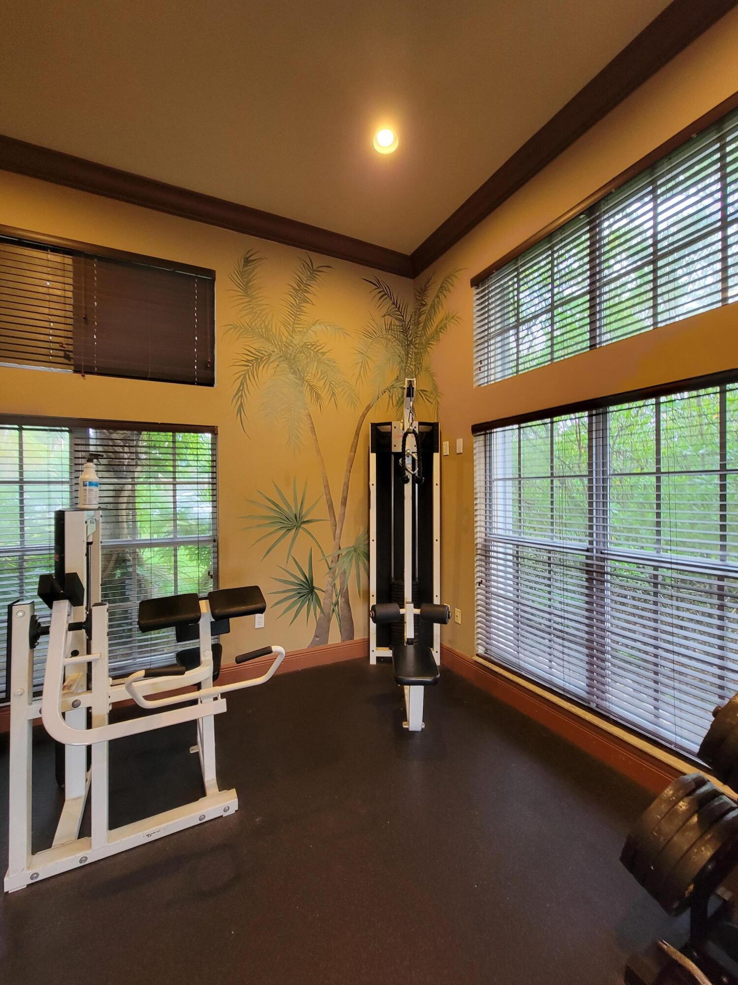 HYPOLUXOS MARINERS CAY CONDO - Residential Lease