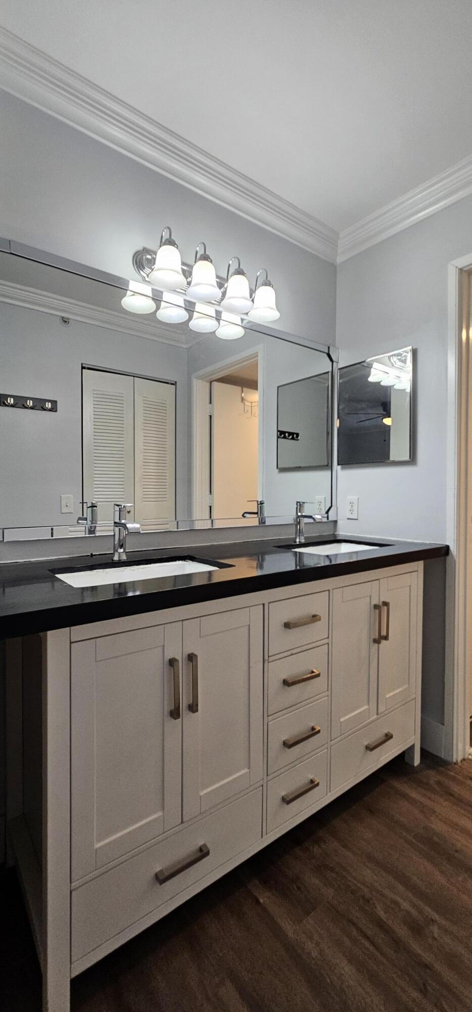 HYPOLUXOS MARINERS CAY CONDO - Residential Lease