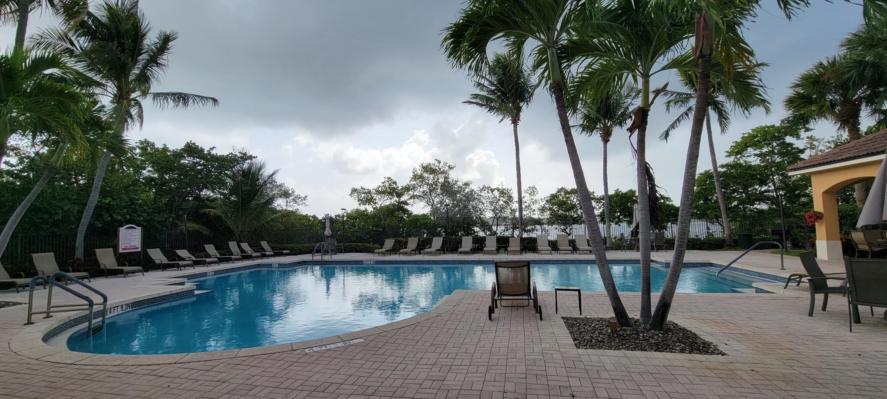 HYPOLUXOS MARINERS CAY CONDO - Residential Lease