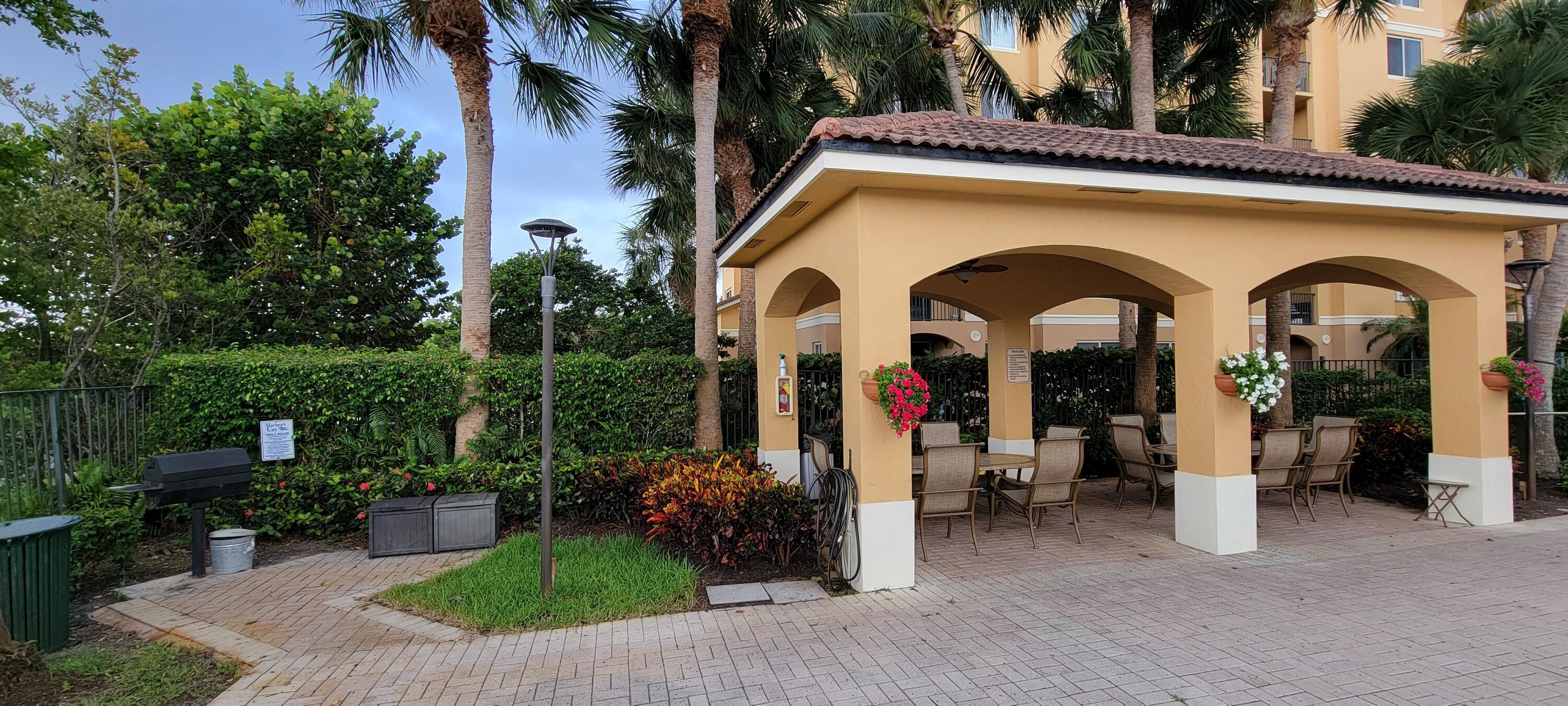 HYPOLUXOS MARINERS CAY CONDO - Residential Lease