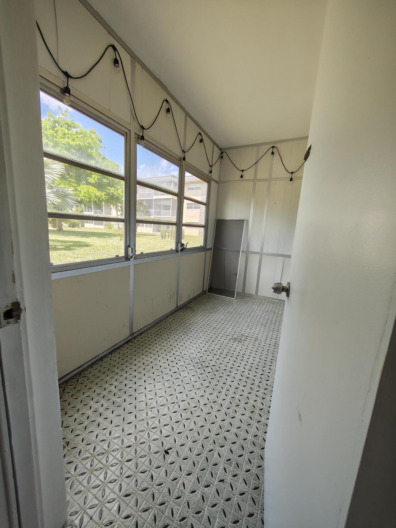 JARRET HALL CONDO - Residential
