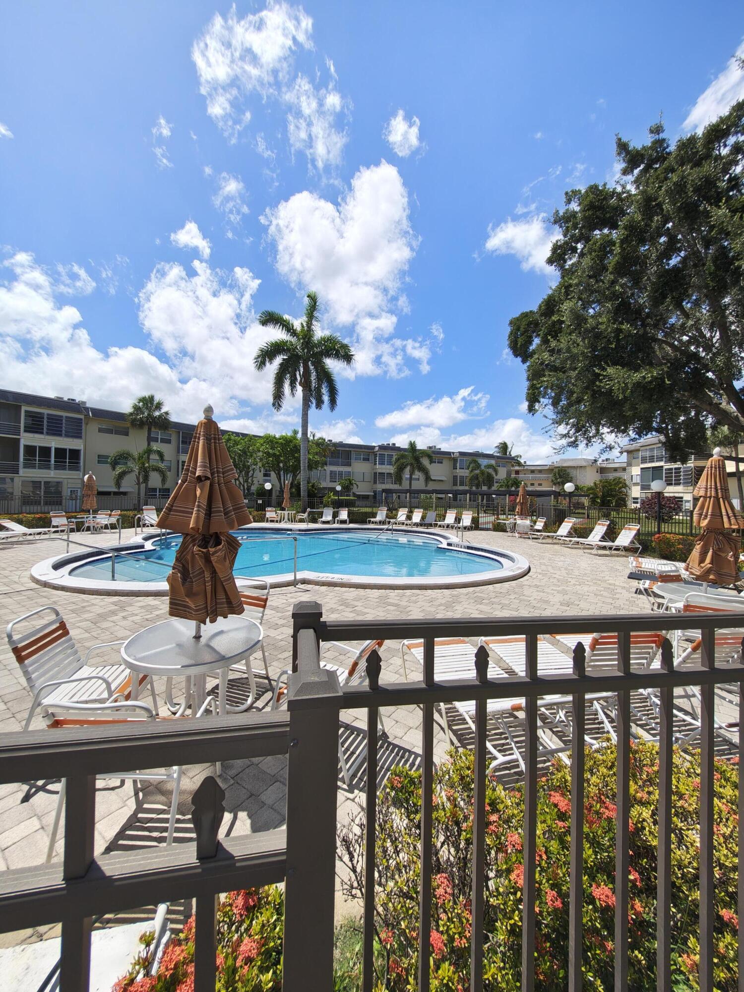 JARRET HALL CONDO - Residential