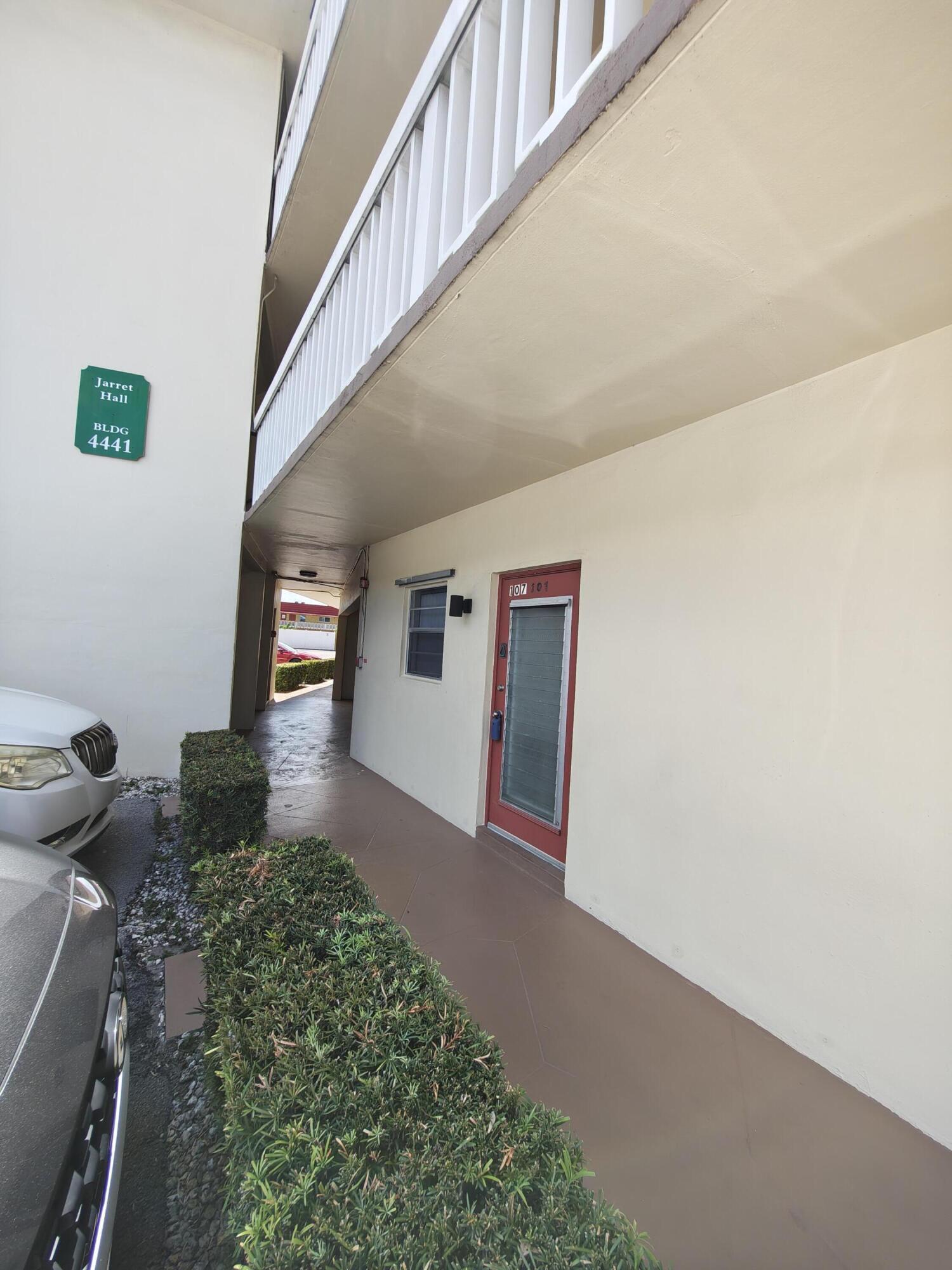 JARRET HALL CONDO - Residential