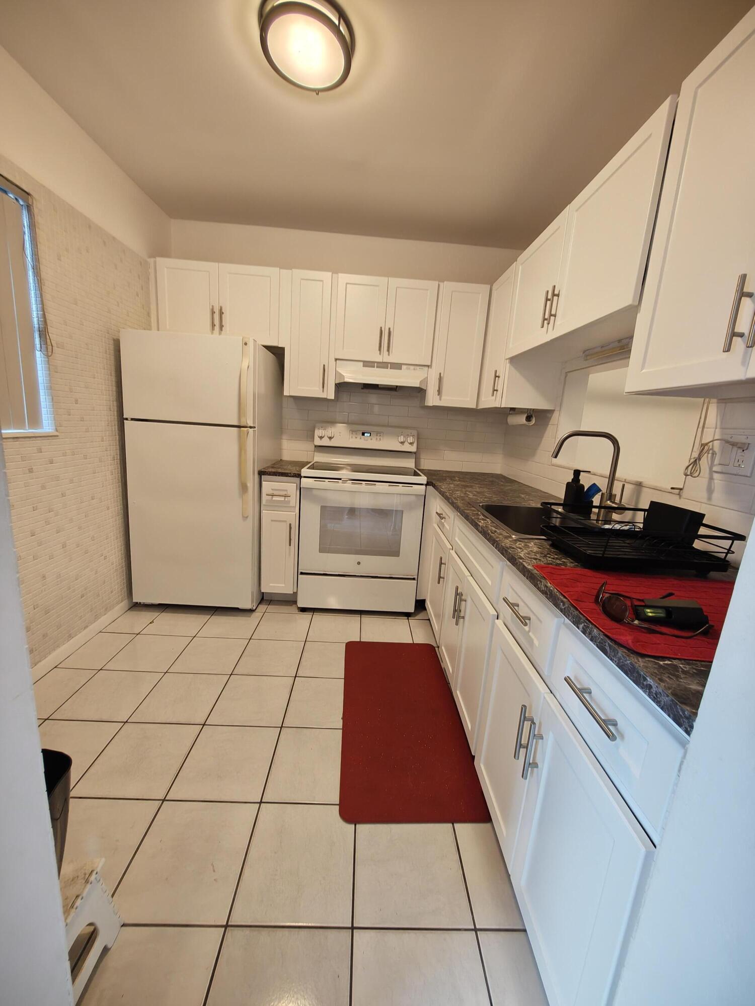 JARRET HALL CONDO - Residential