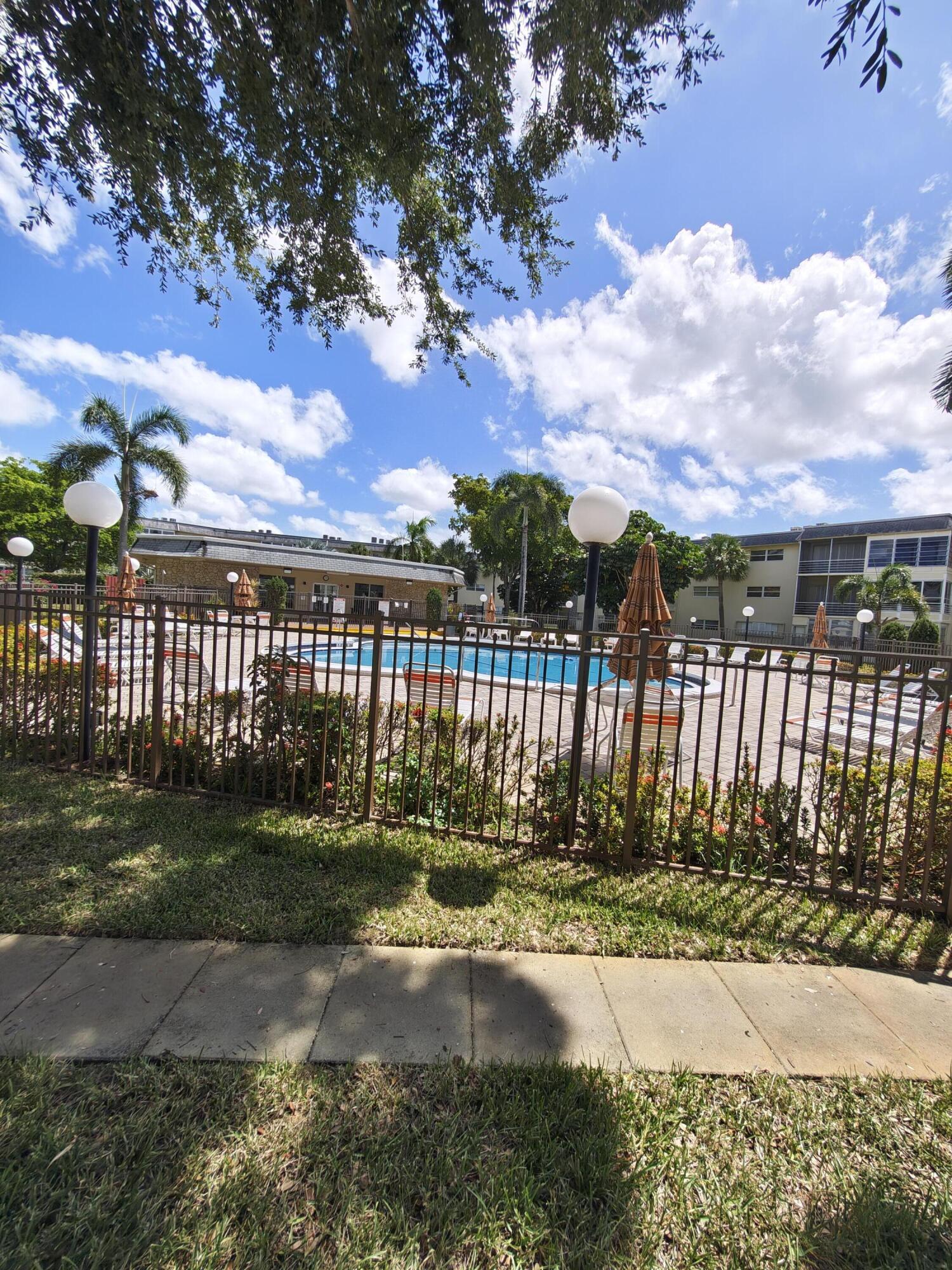 JARRET HALL CONDO - Residential