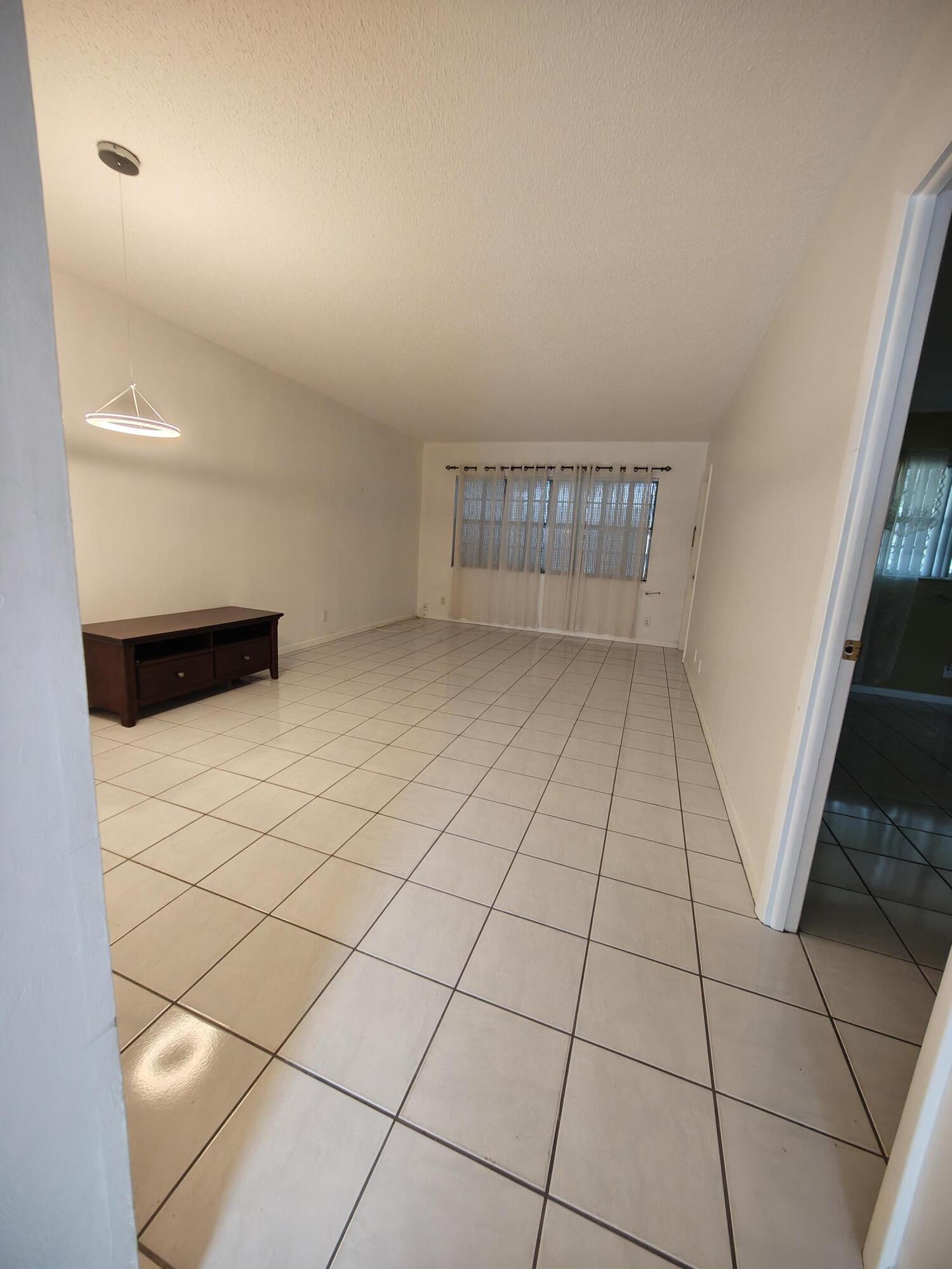 JARRET HALL CONDO - Residential