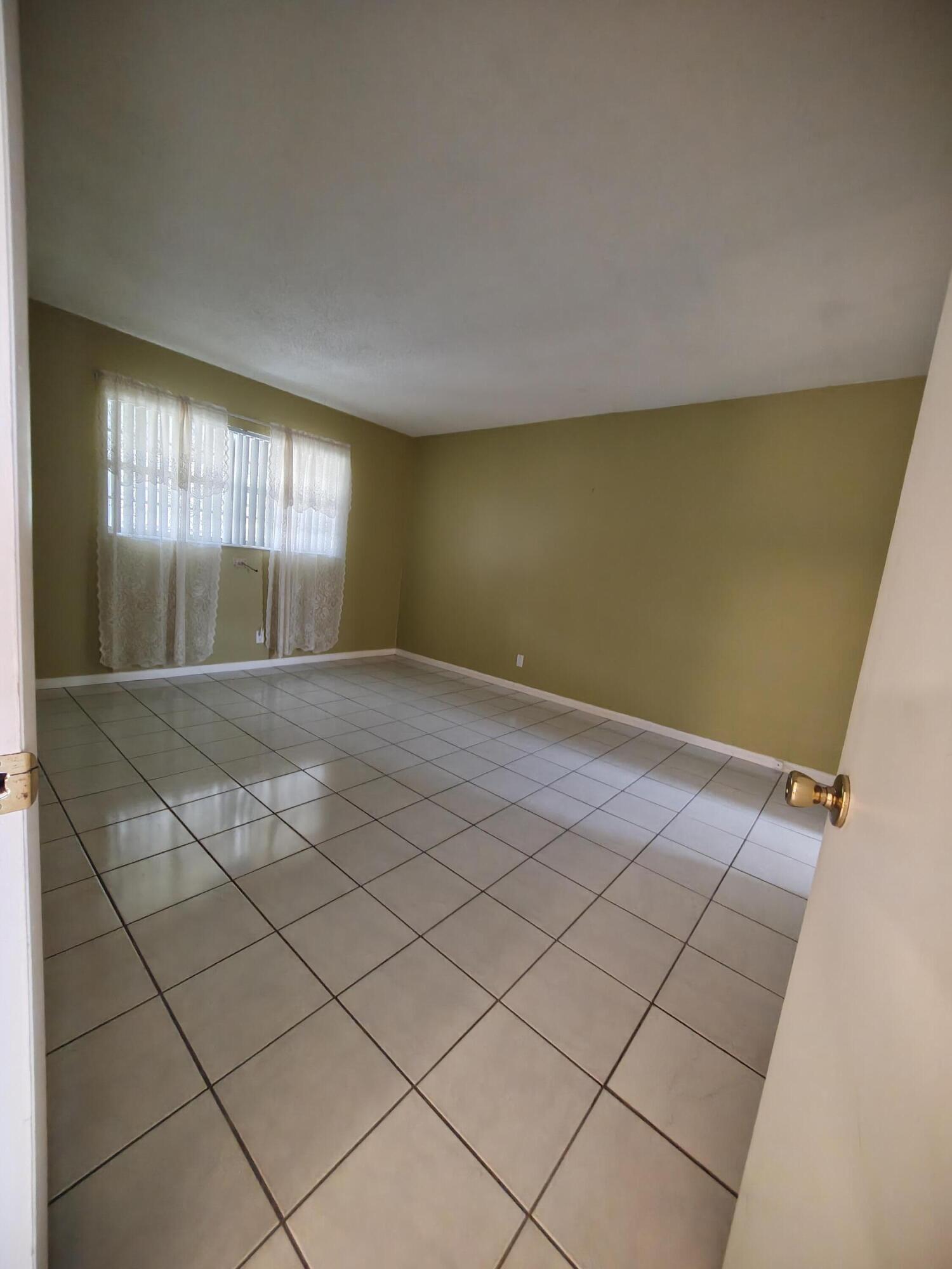 JARRET HALL CONDO - Residential