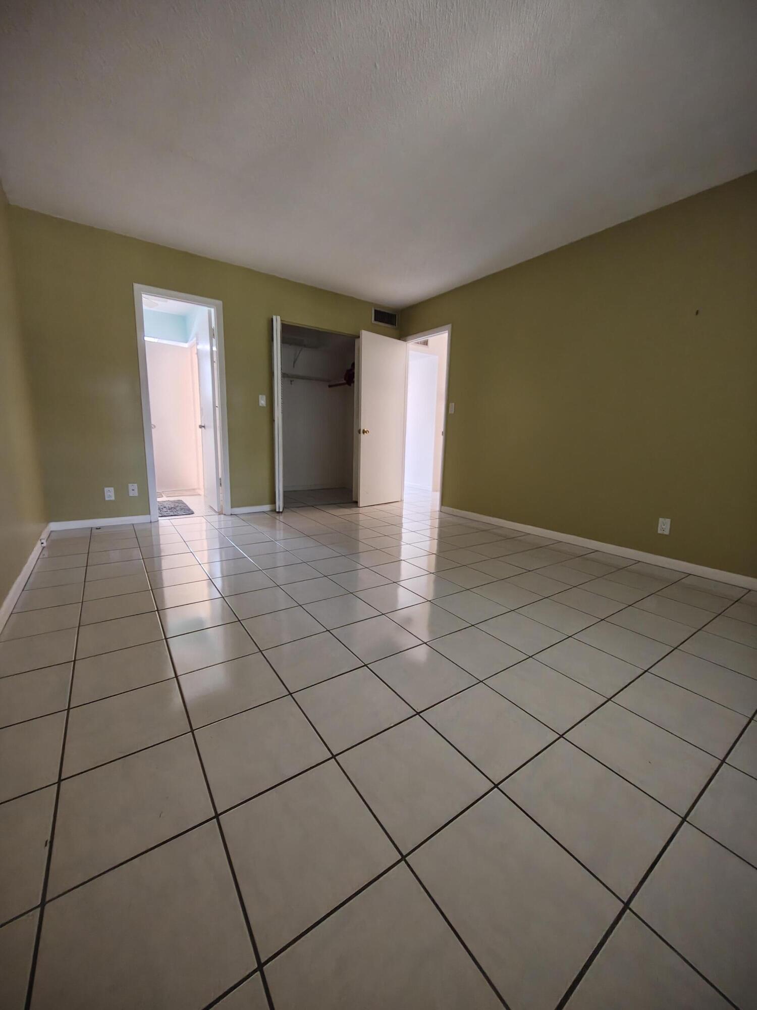 JARRET HALL CONDO - Residential
