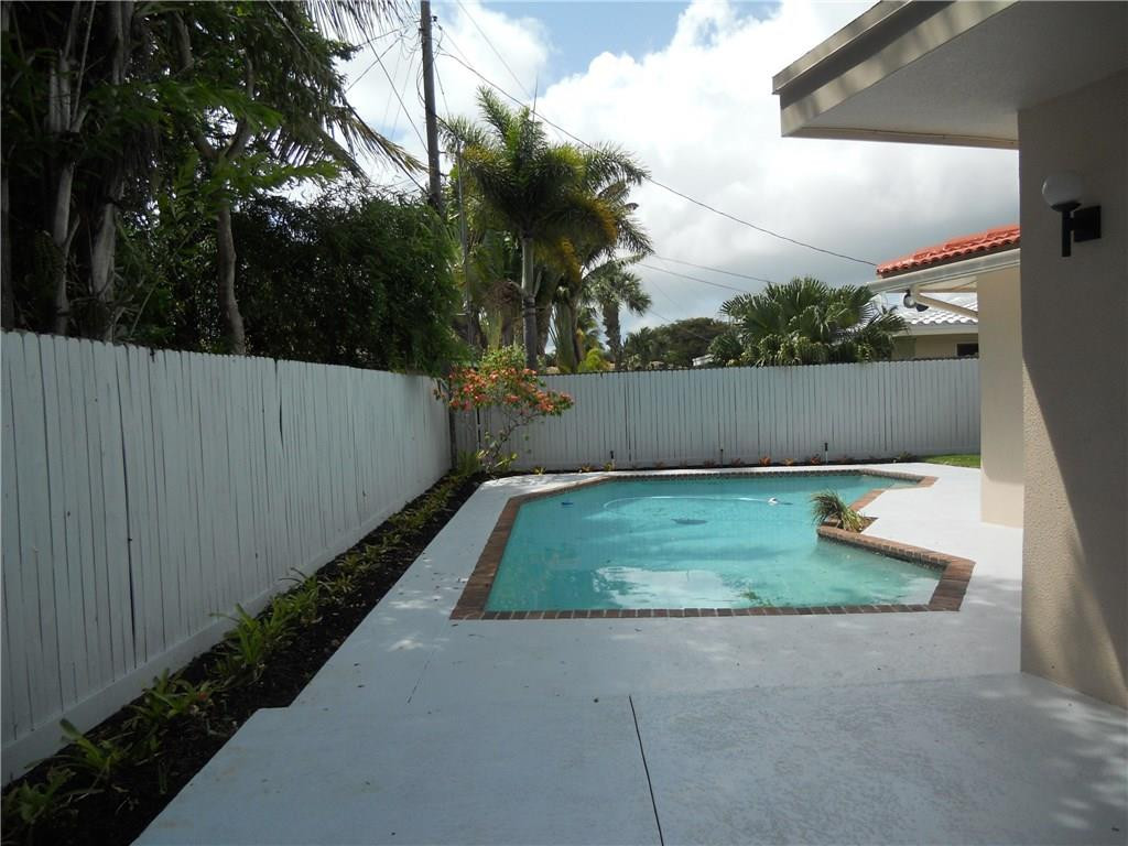 IMPERIAL POINT 1 SEC - Residential Lease