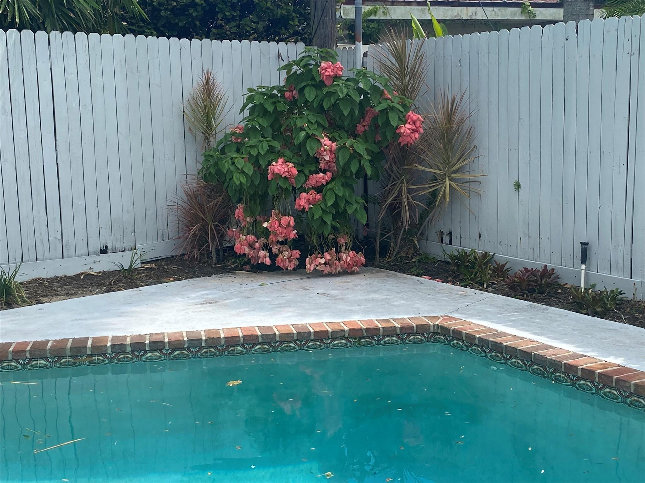 IMPERIAL POINT 1 SEC - Residential Lease