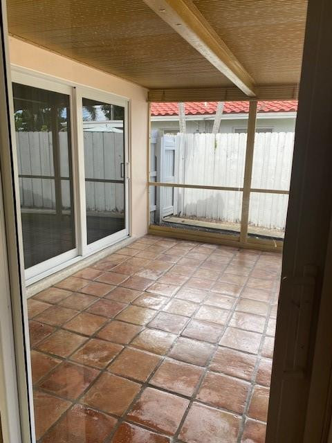 IMPERIAL POINT 1 SEC - Residential Lease