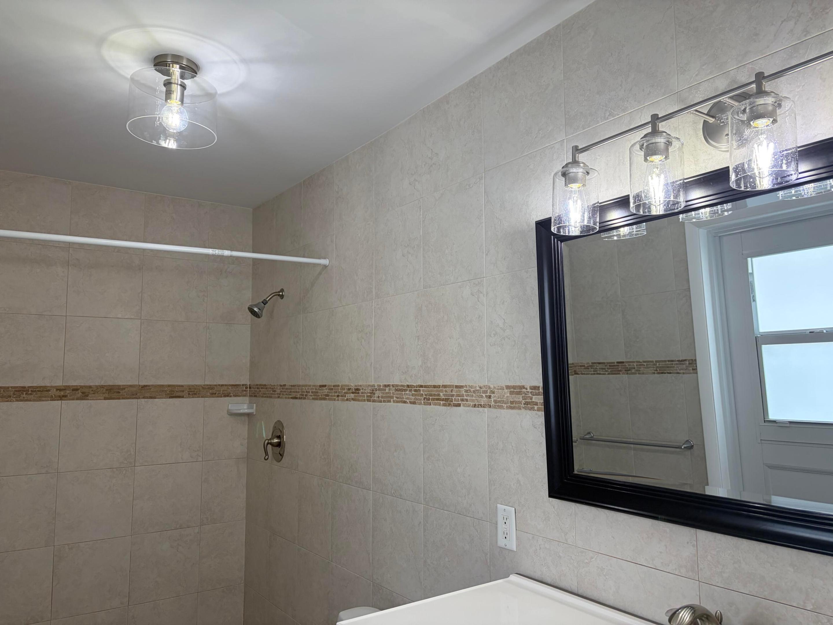 IMPERIAL POINT 1 SEC - Residential Lease