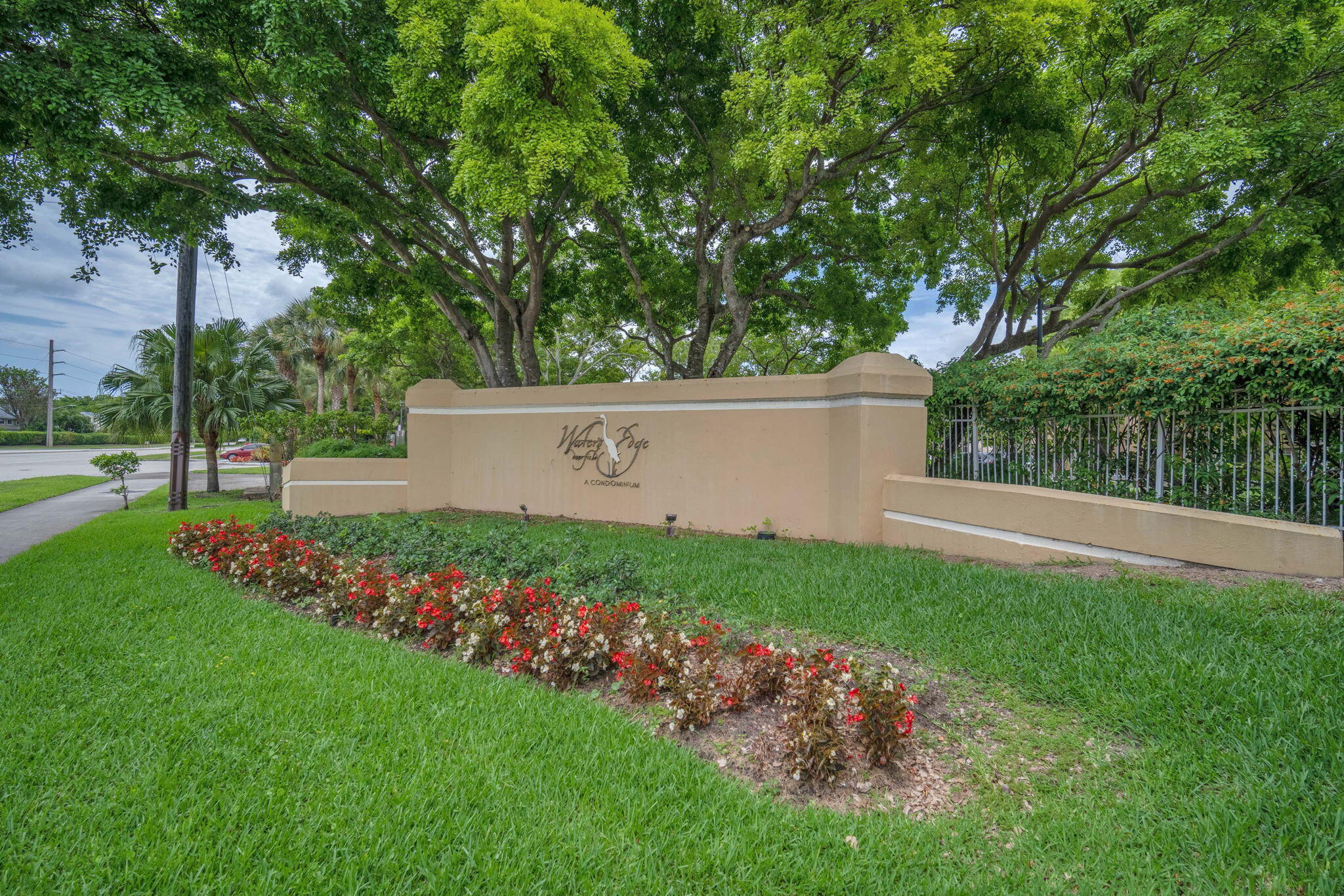 WATERS EDGE AT DEERFIELD CONDO - Residential