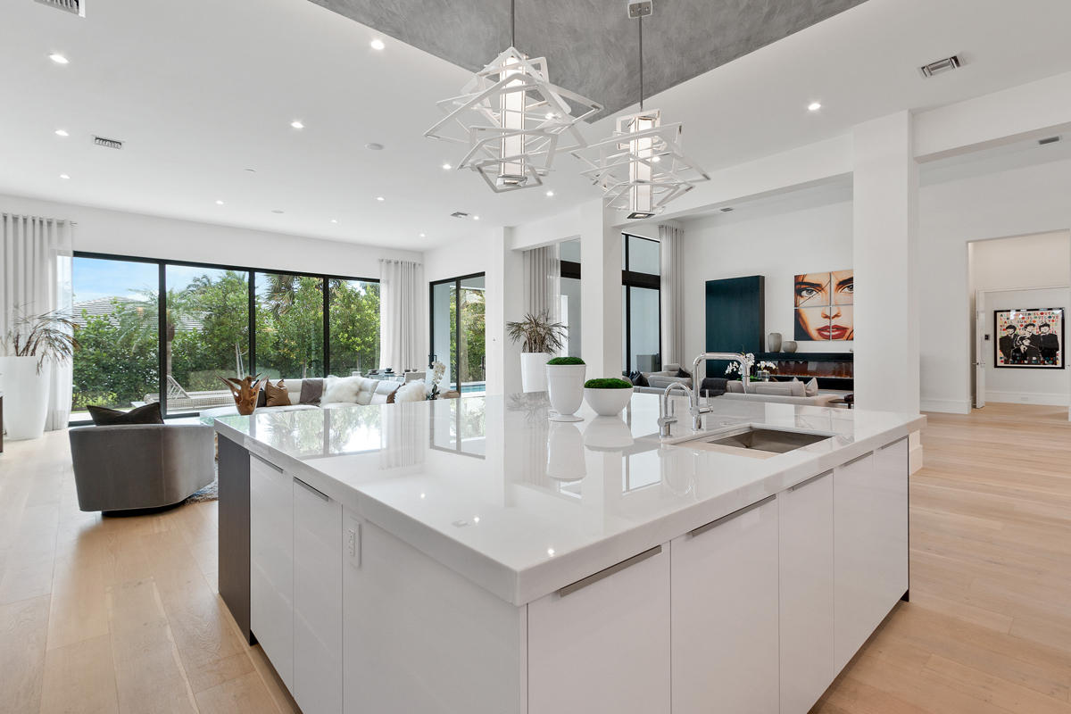 ROYAL PALM YACHT & COUNTRY CLUB - Residential