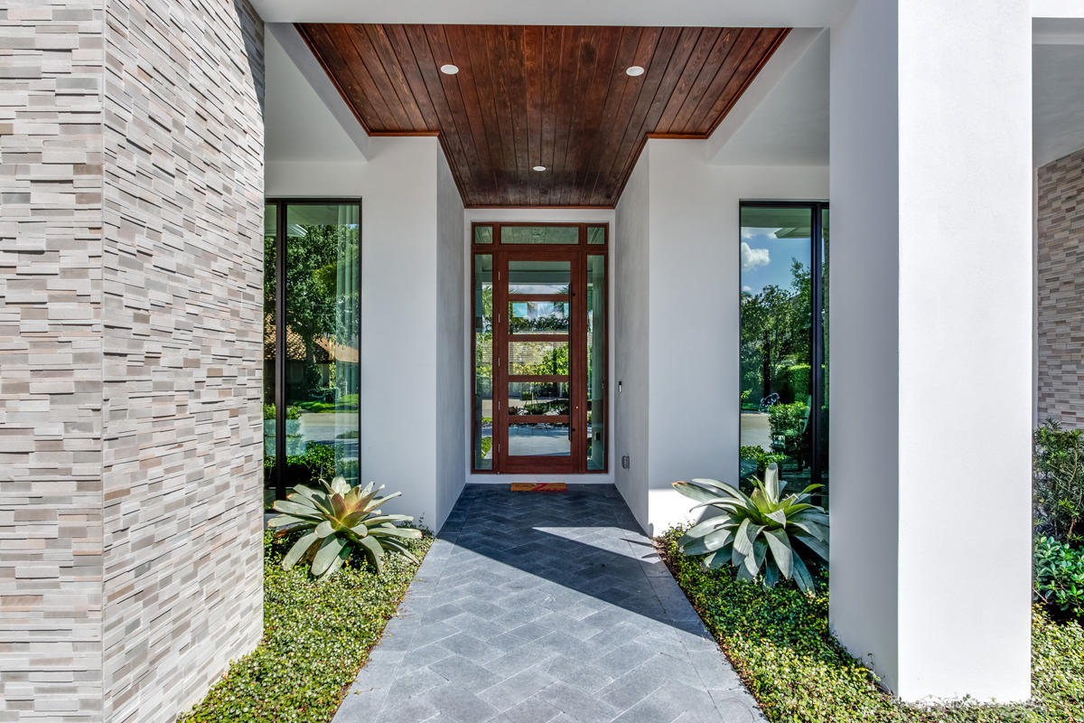 ROYAL PALM YACHT & COUNTRY CLUB - Residential