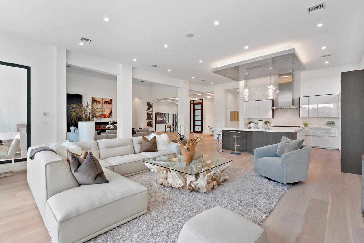 ROYAL PALM YACHT & COUNTRY CLUB - Residential