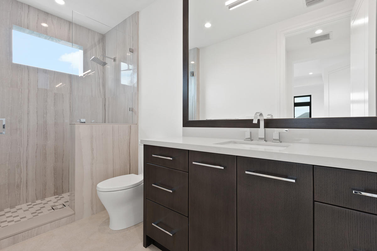 ROYAL PALM YACHT & COUNTRY CLUB - Residential