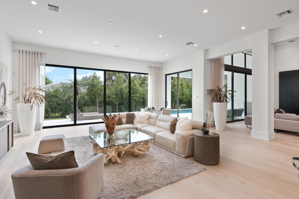 ROYAL PALM YACHT & COUNTRY CLUB - Residential