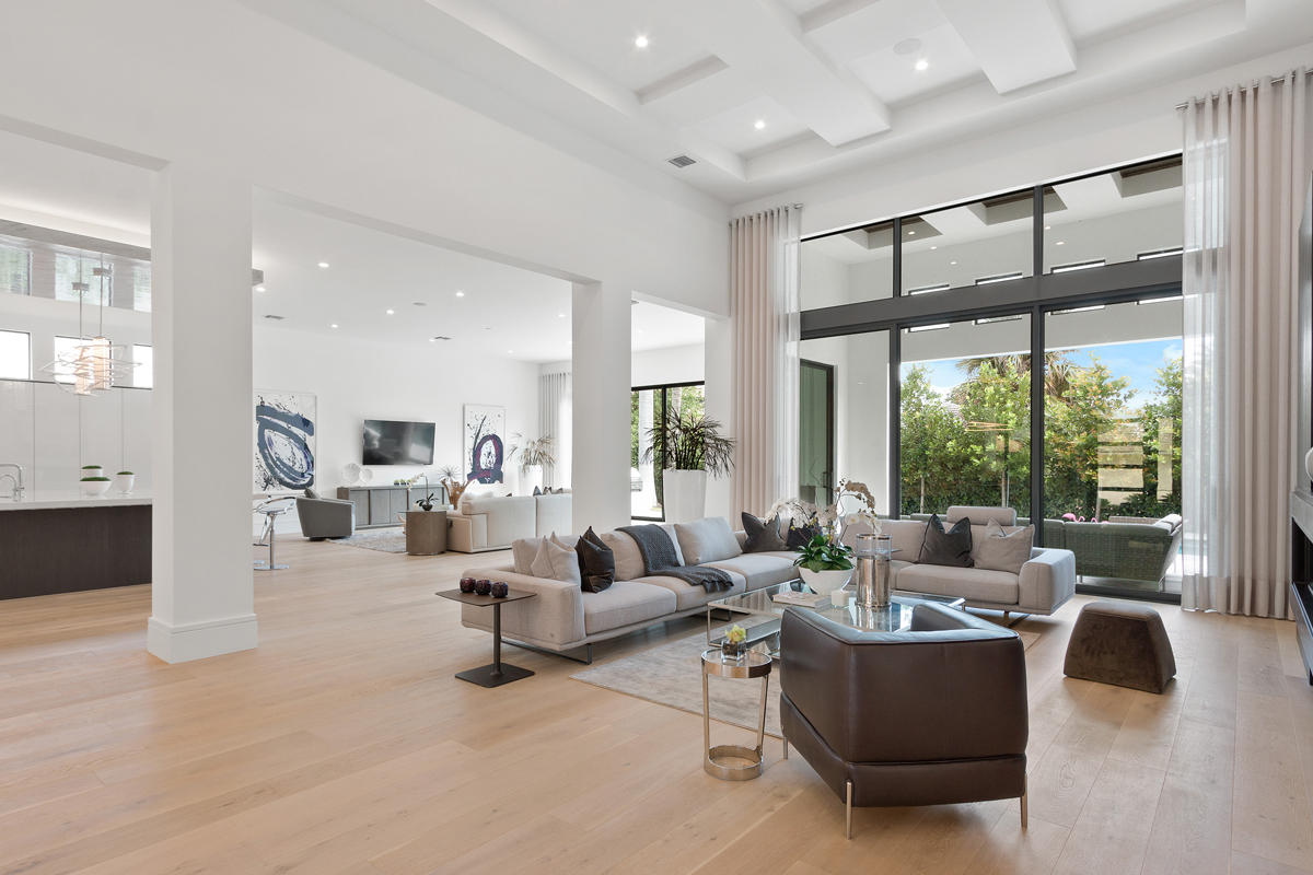 ROYAL PALM YACHT & COUNTRY CLUB - Residential