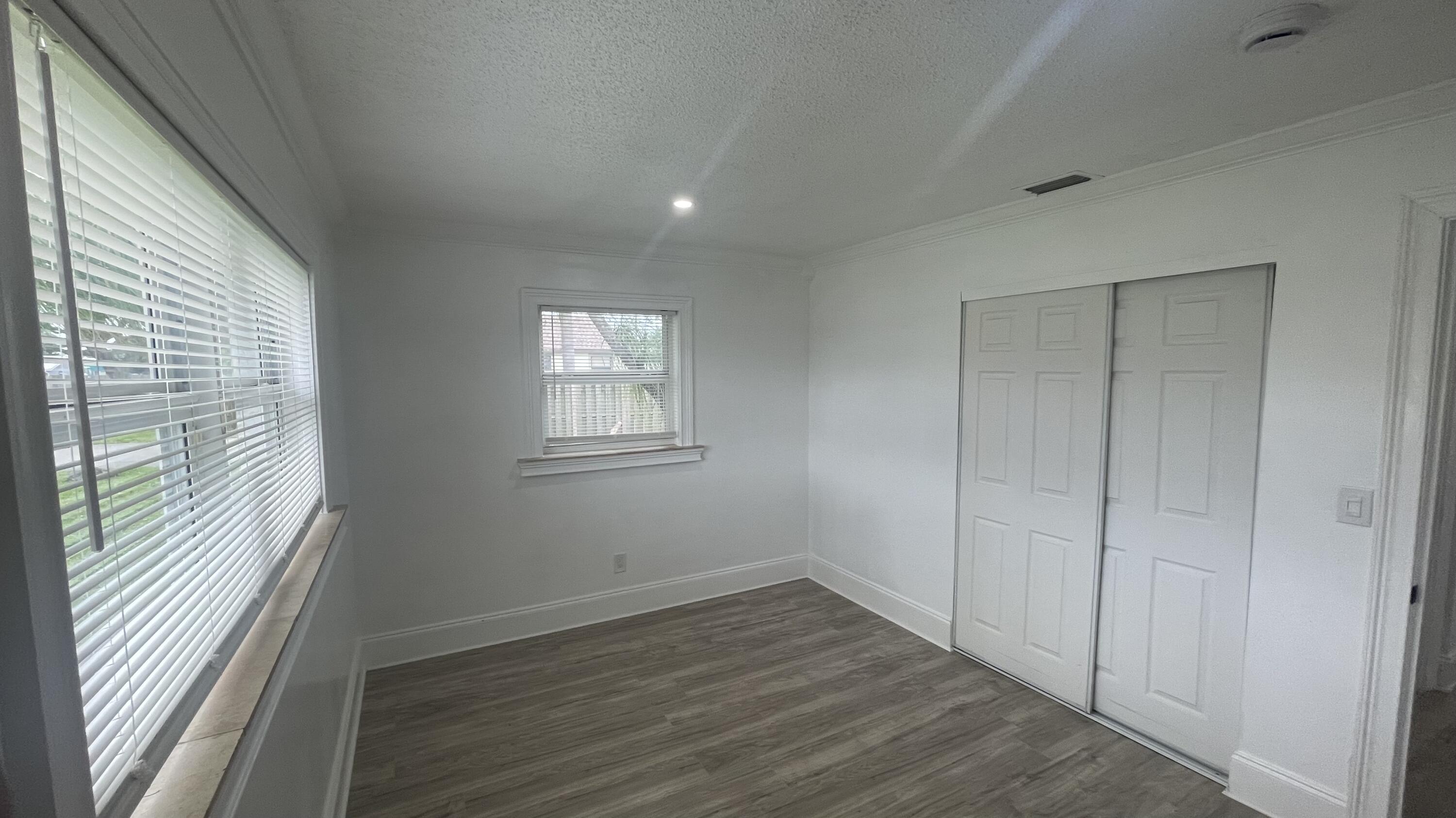 TROPICAL COUNTRY ESTATES - Residential Lease