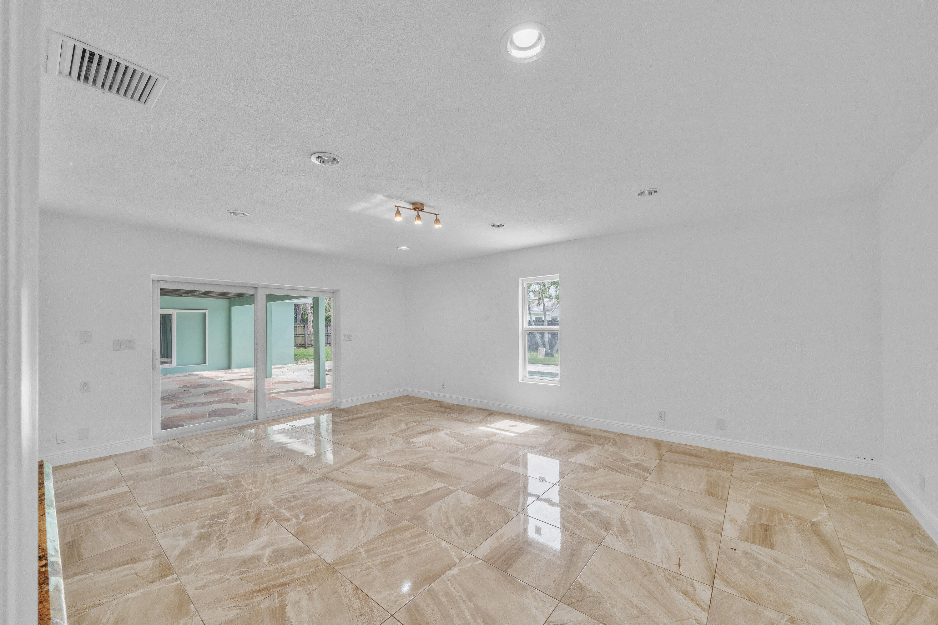 NEW ORLEANS VILLAS - Residential